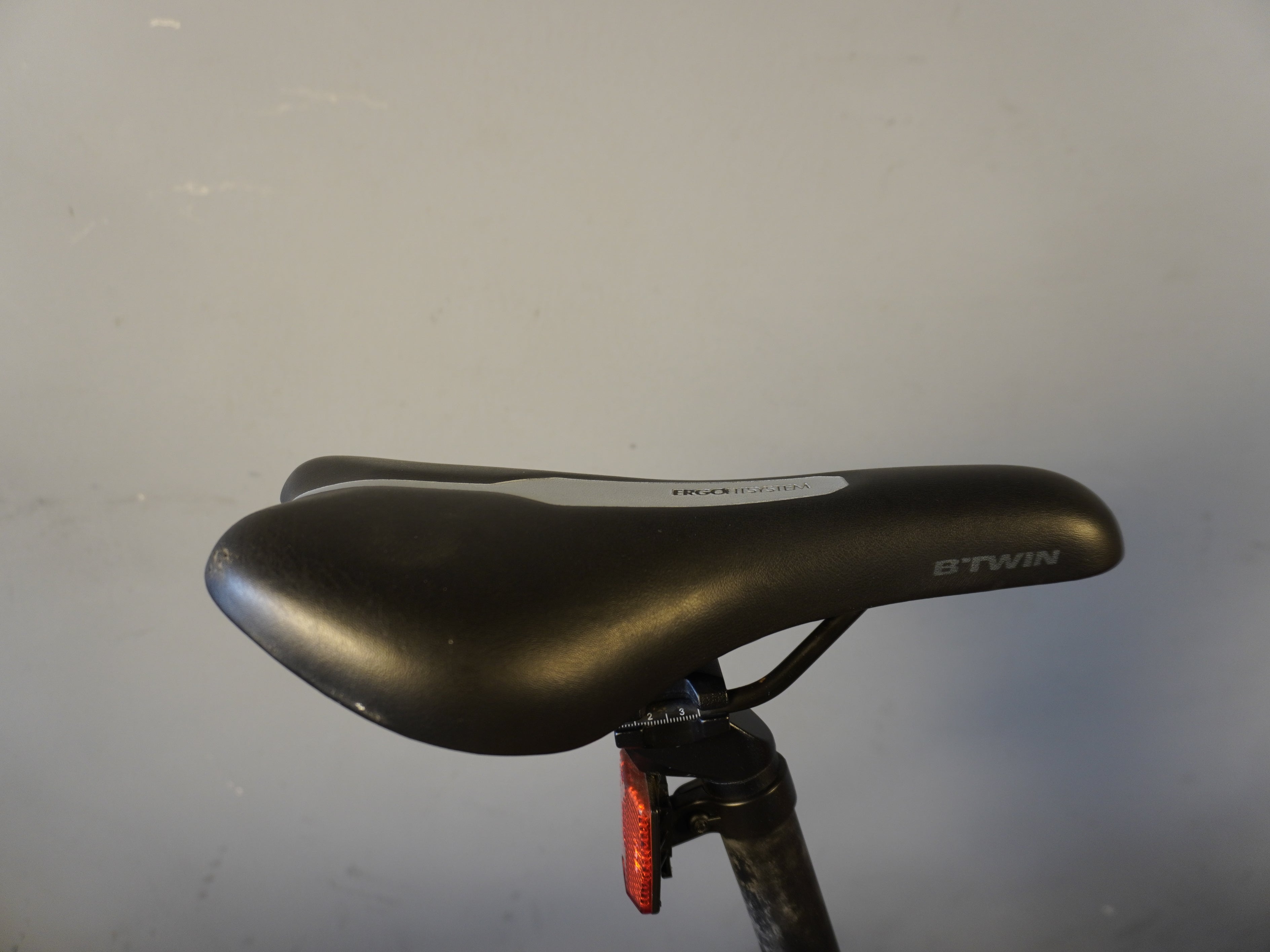 B'twin Riverside 500 Mountain Bike