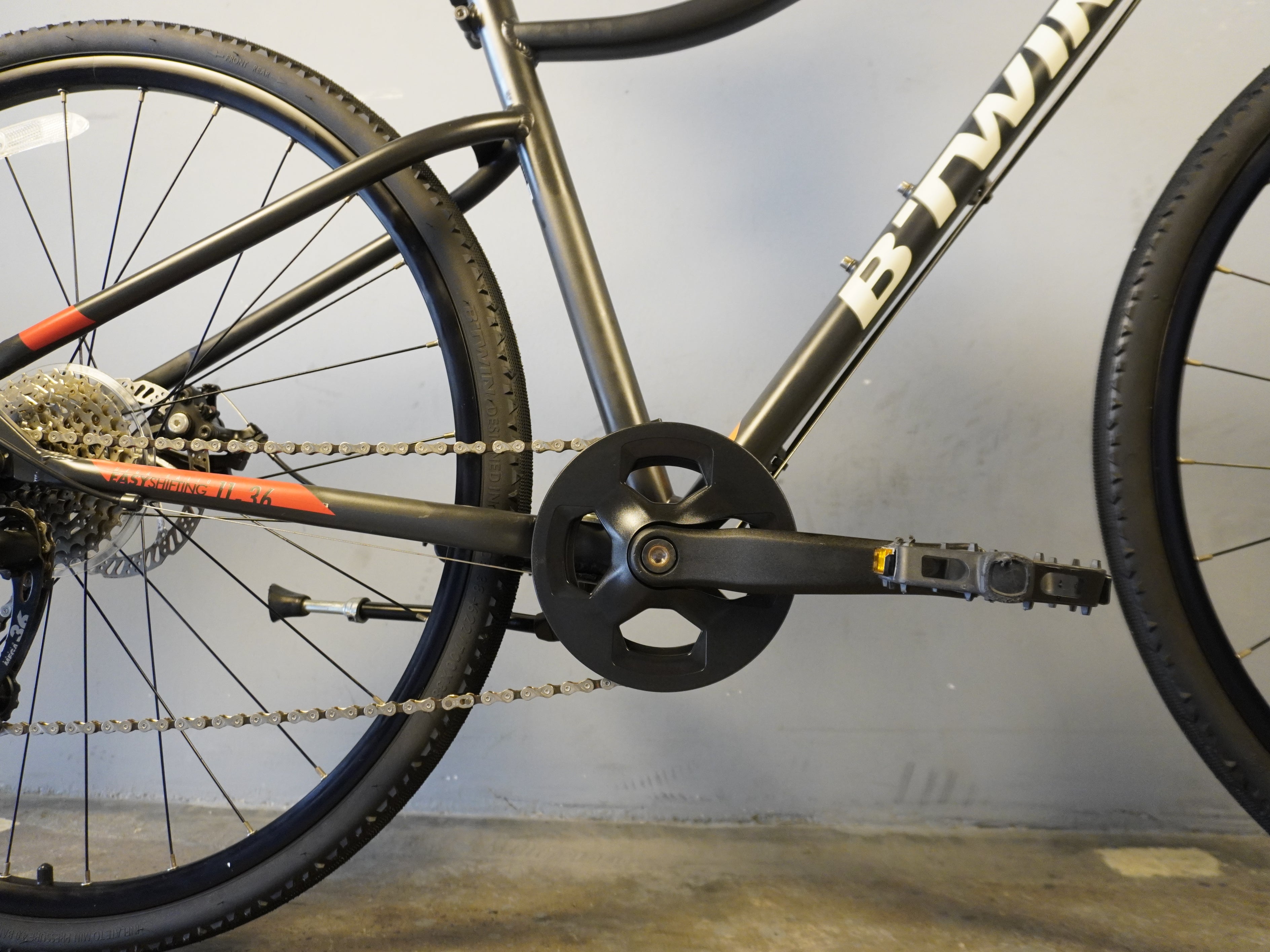 B'twin Riverside 500 Mountain Bike