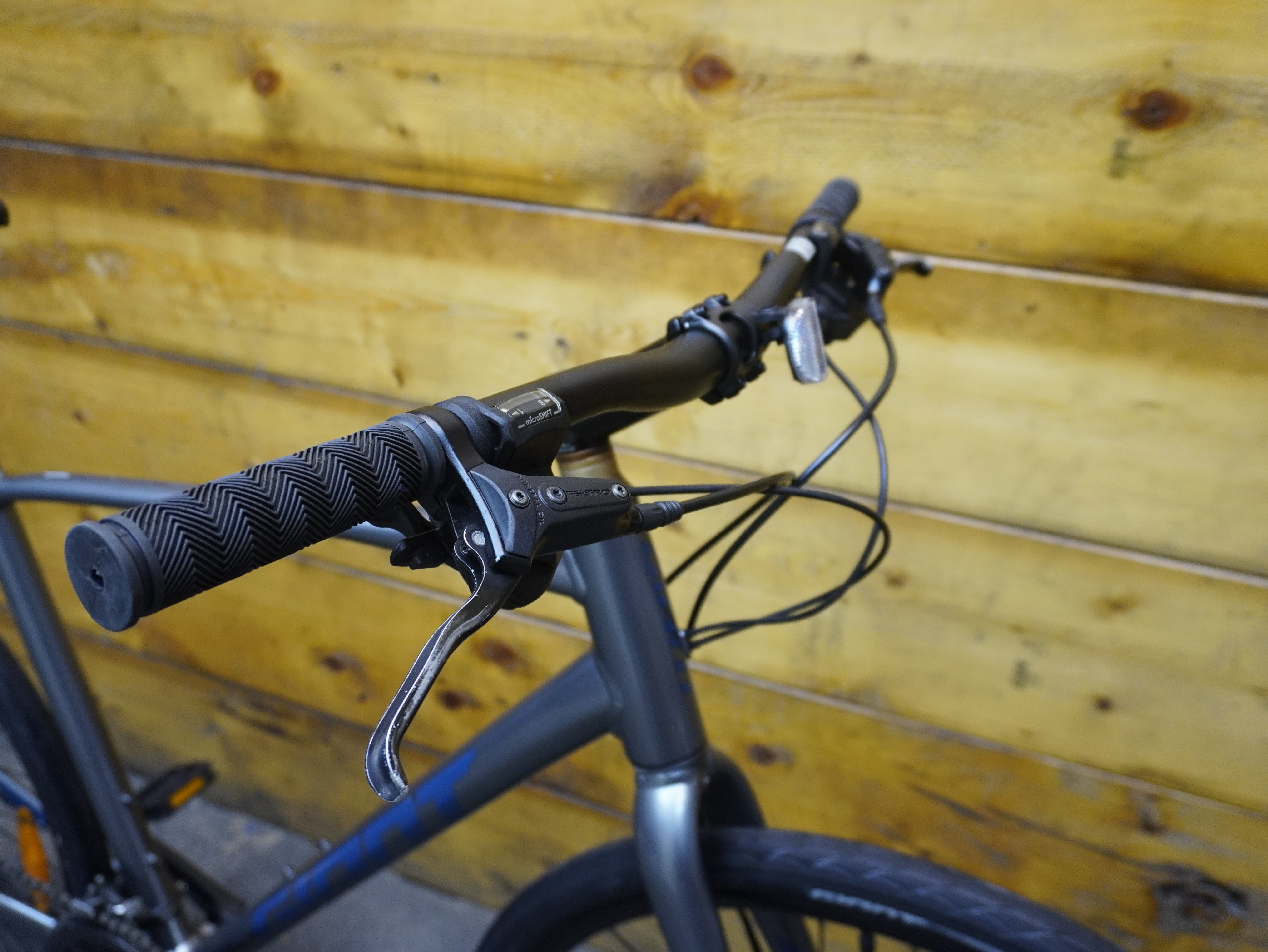 Giant Escape 2 Hybrid Bike