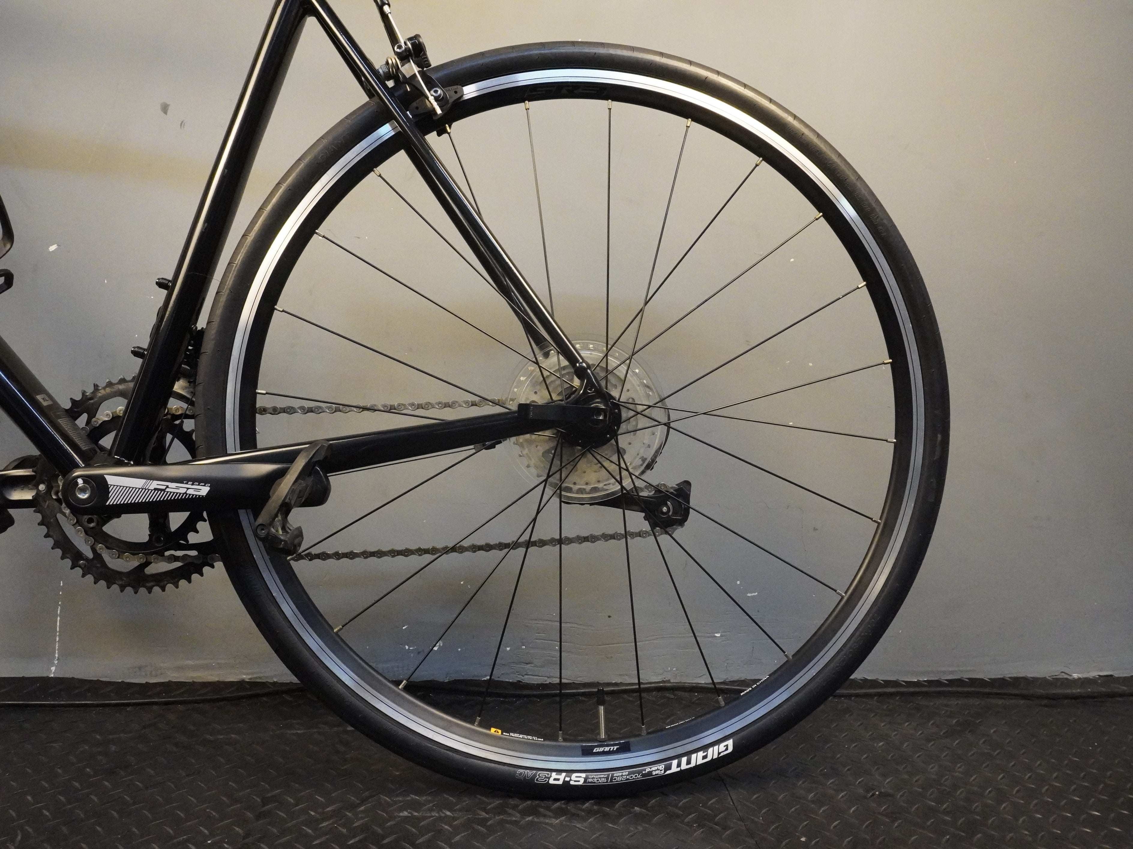 Giant Contend 3 Road Bike
