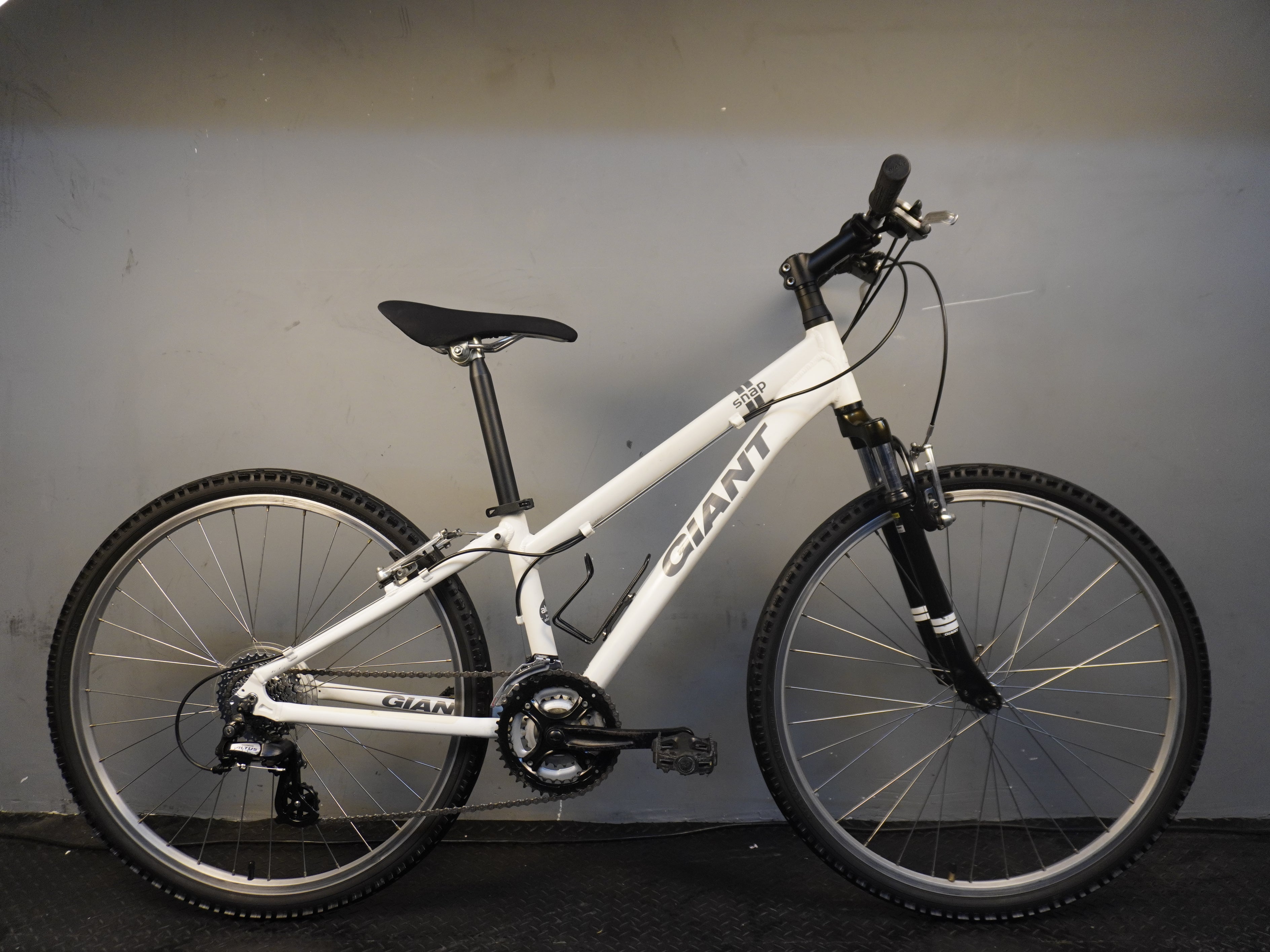 RENT Giant Snap Mountain Bike
