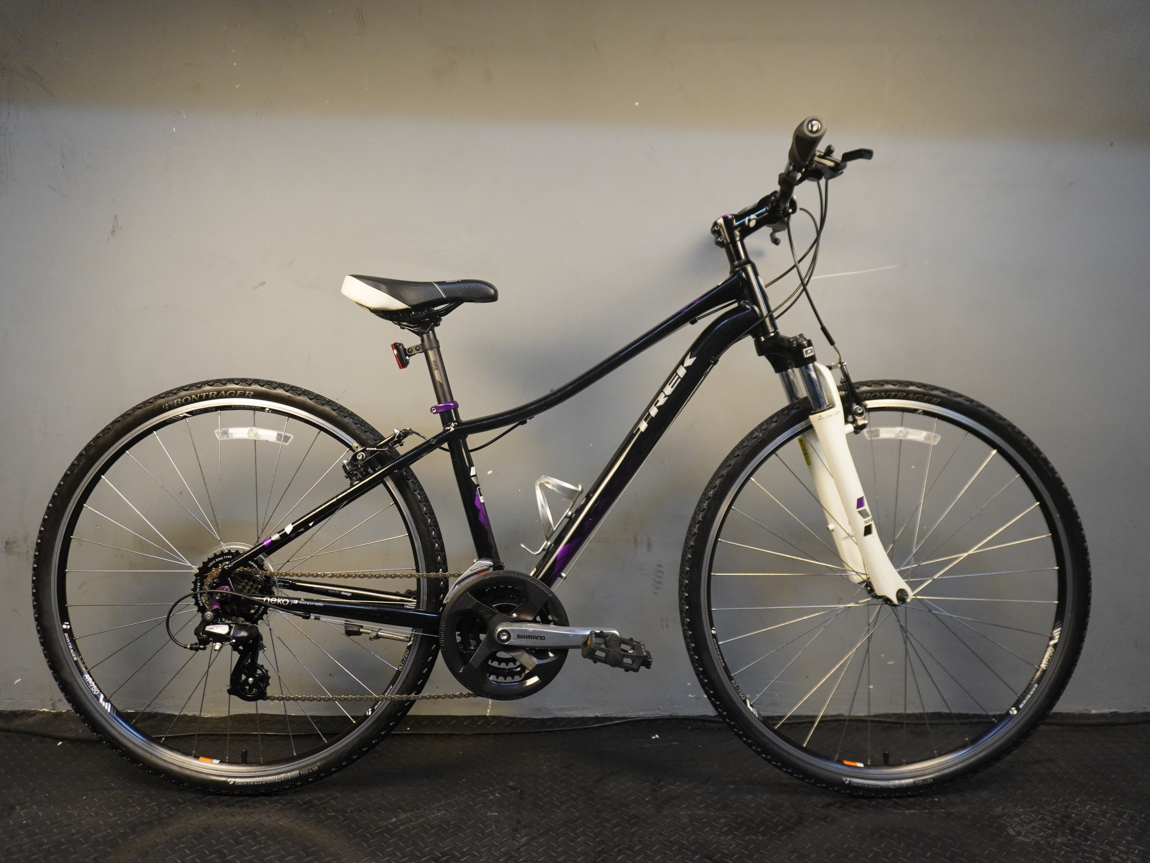 RENT Trek Neko Mountain Bike