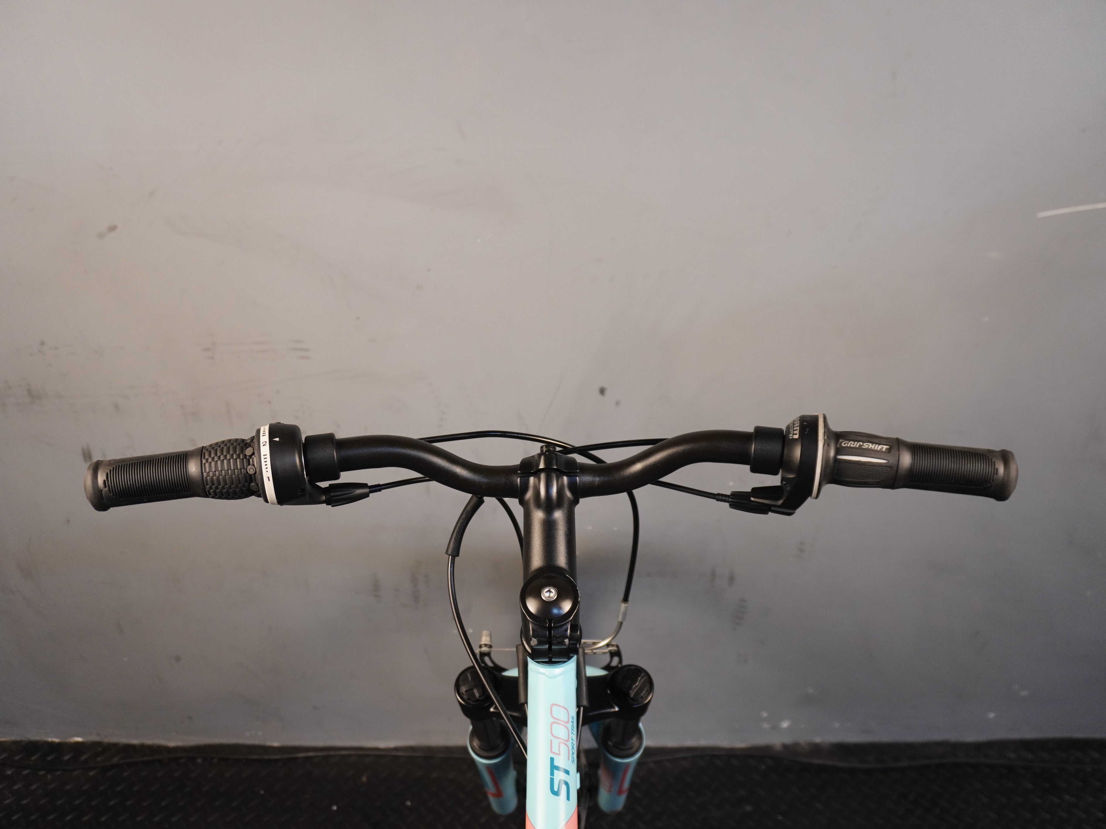 B'twin Rockrider ST-500 Kids Bike