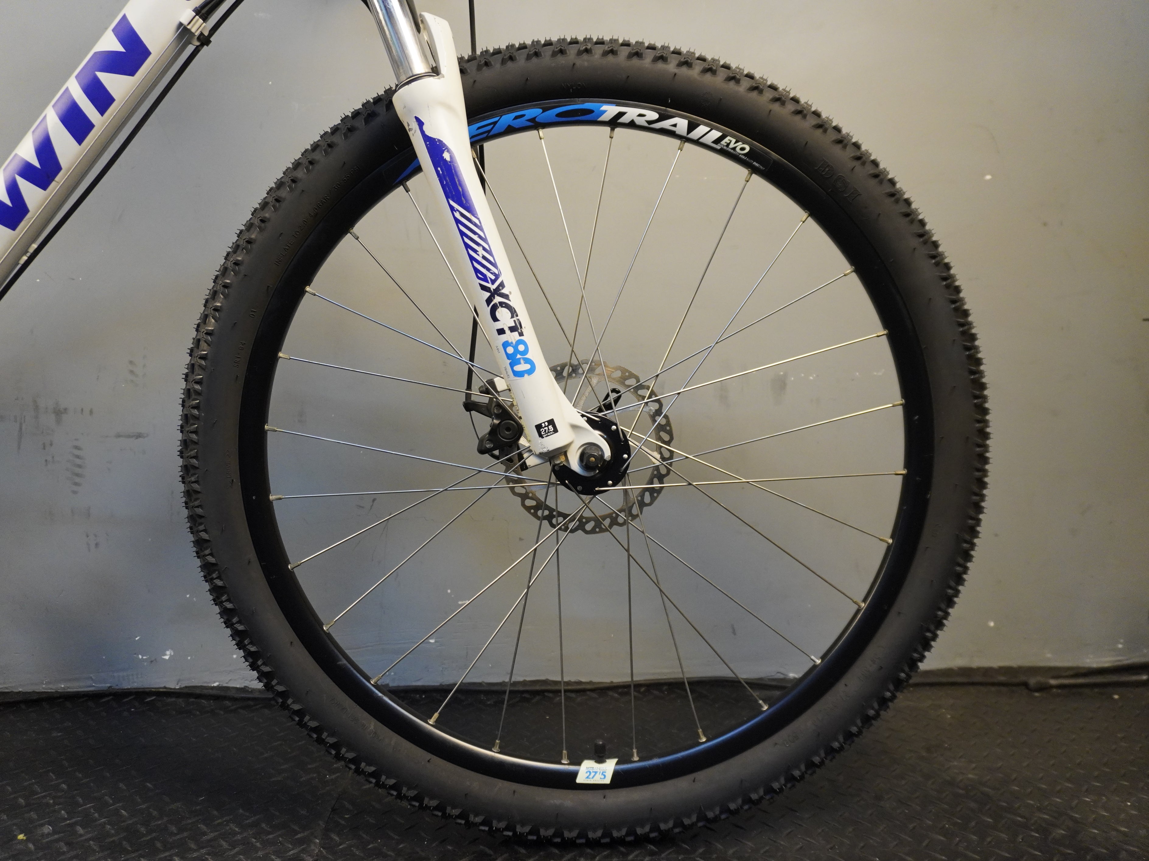 B'twin Rockrider ST-520 Mountain Bike