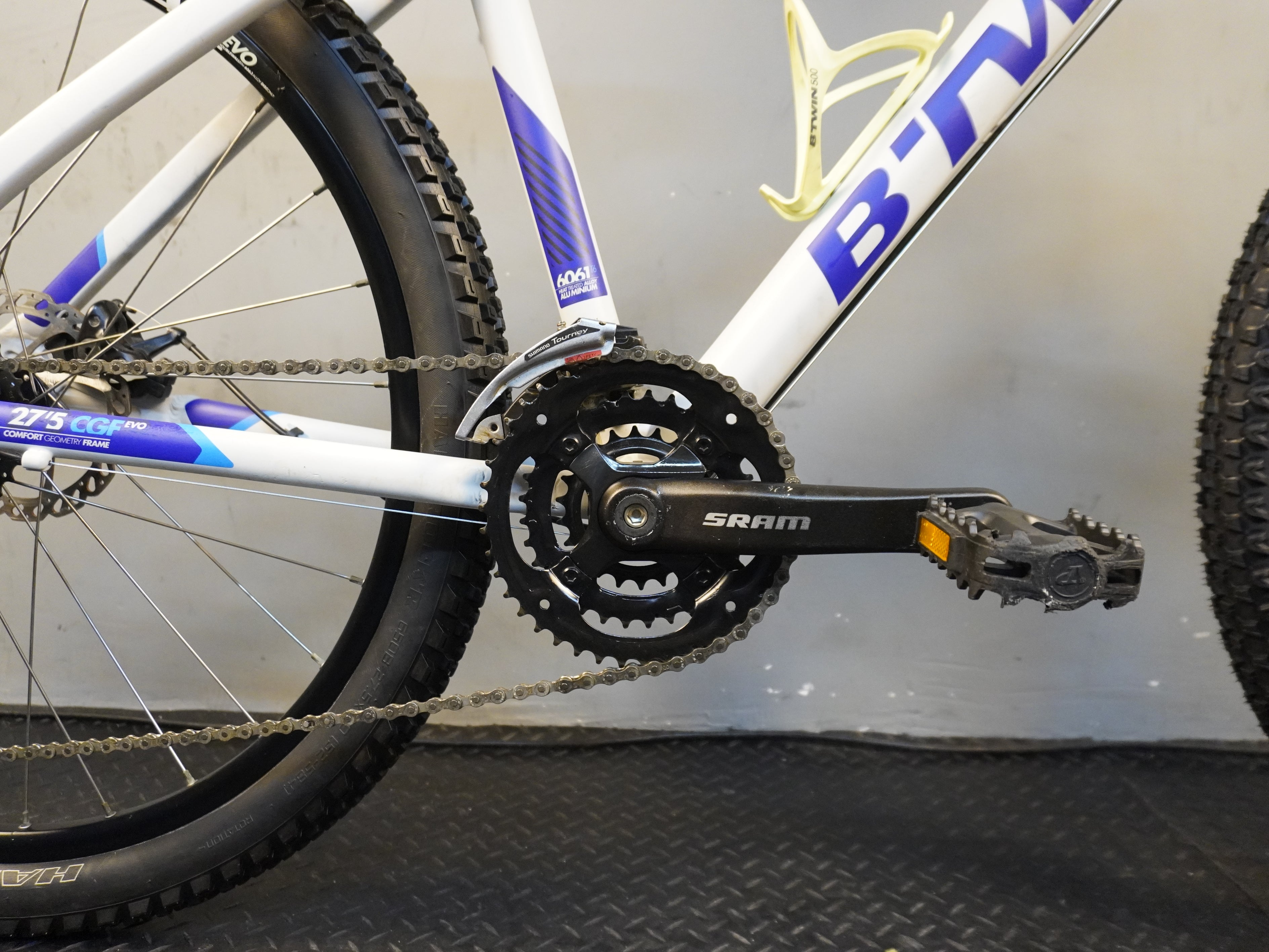 B'twin Rockrider ST-520 Mountain Bike