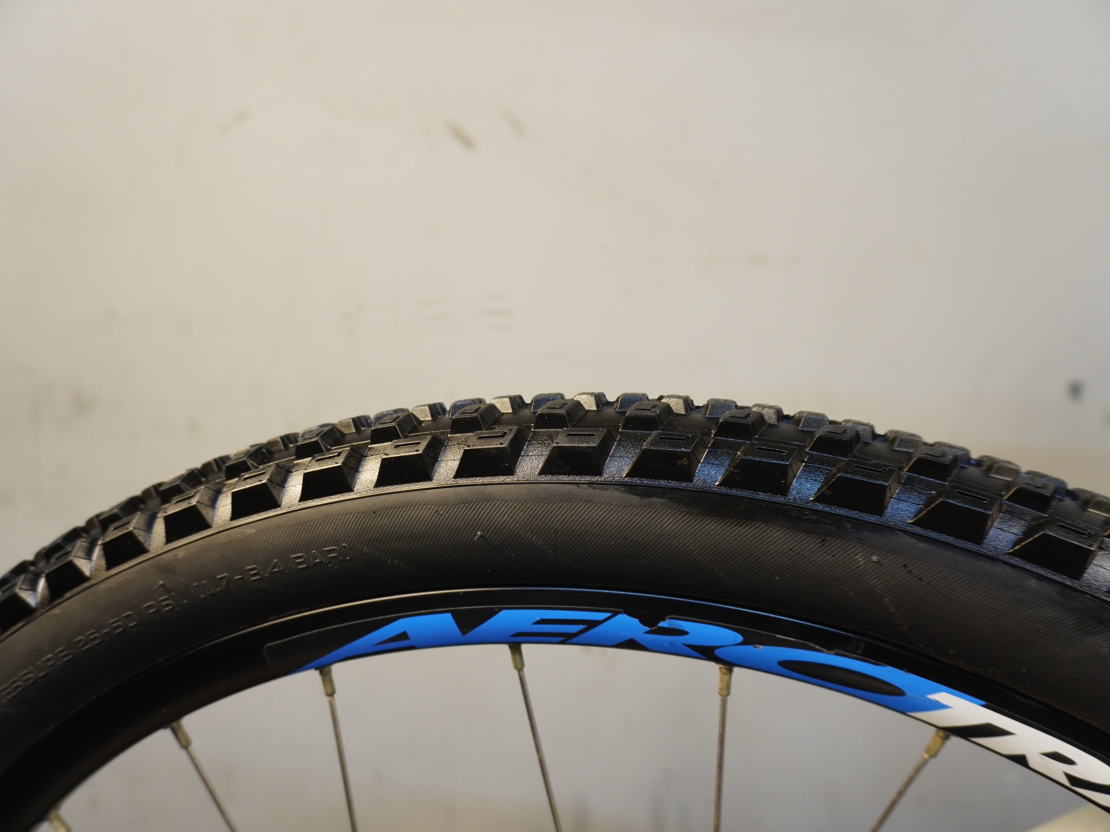 B'twin Rockrider ST-520 Mountain Bike