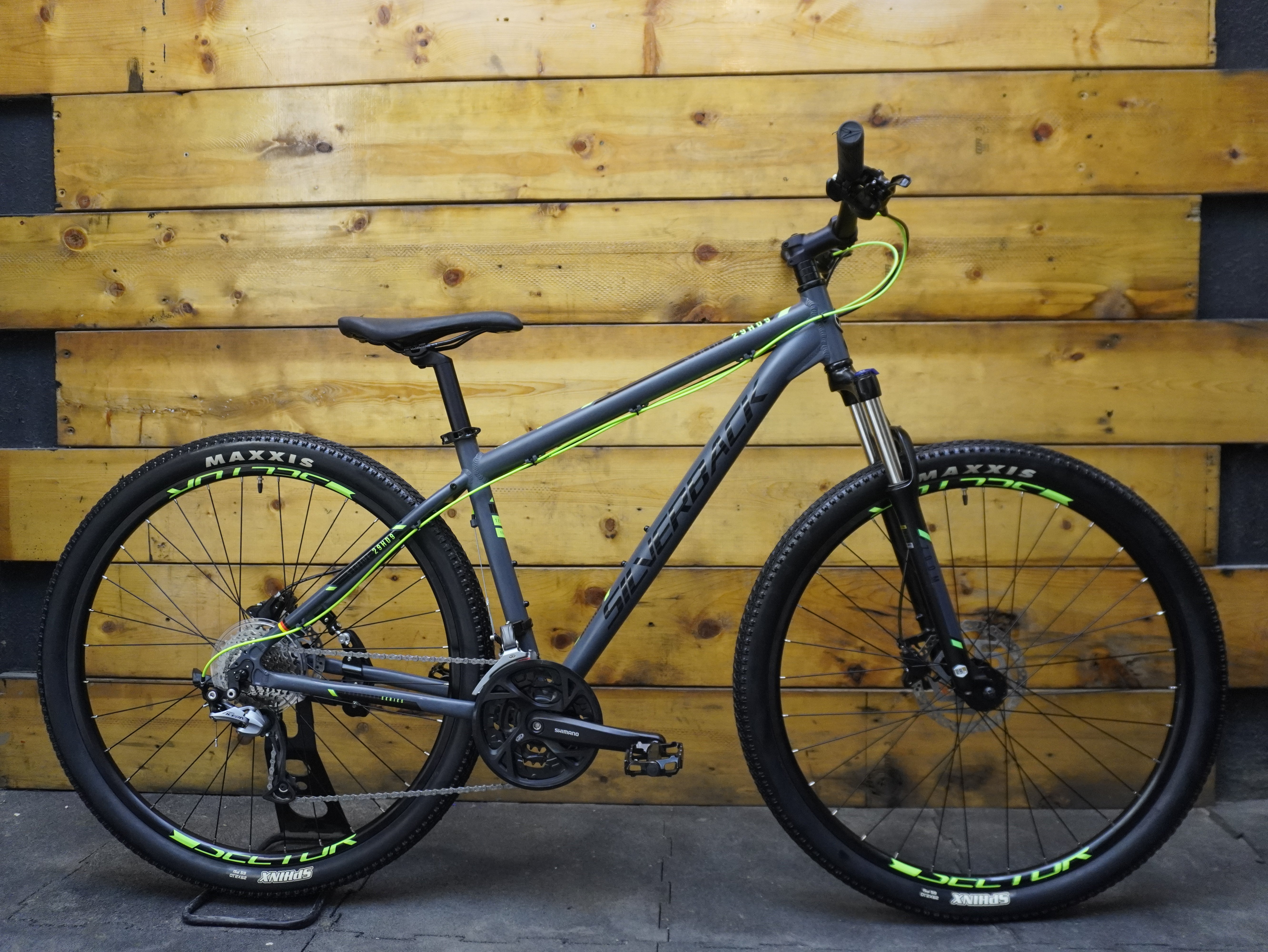 RENT Silverback Stride 29 HD9 Mountain Bike