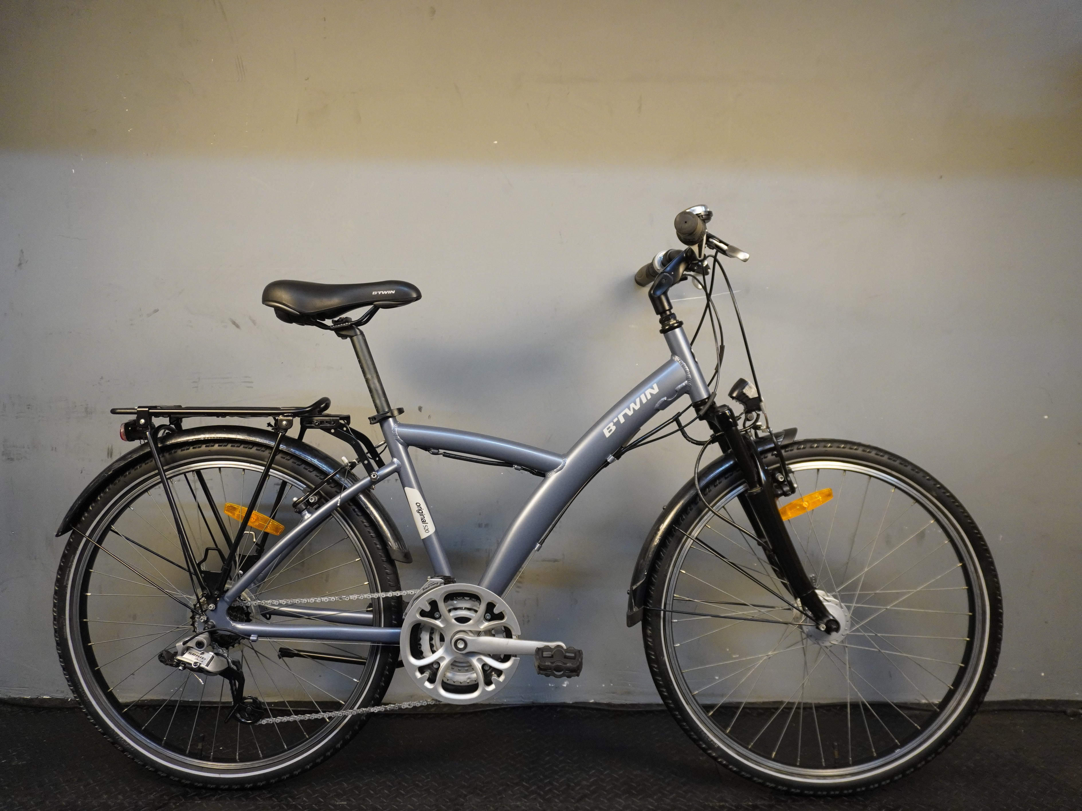 RENT B'twin Original 520 Mountain Bike