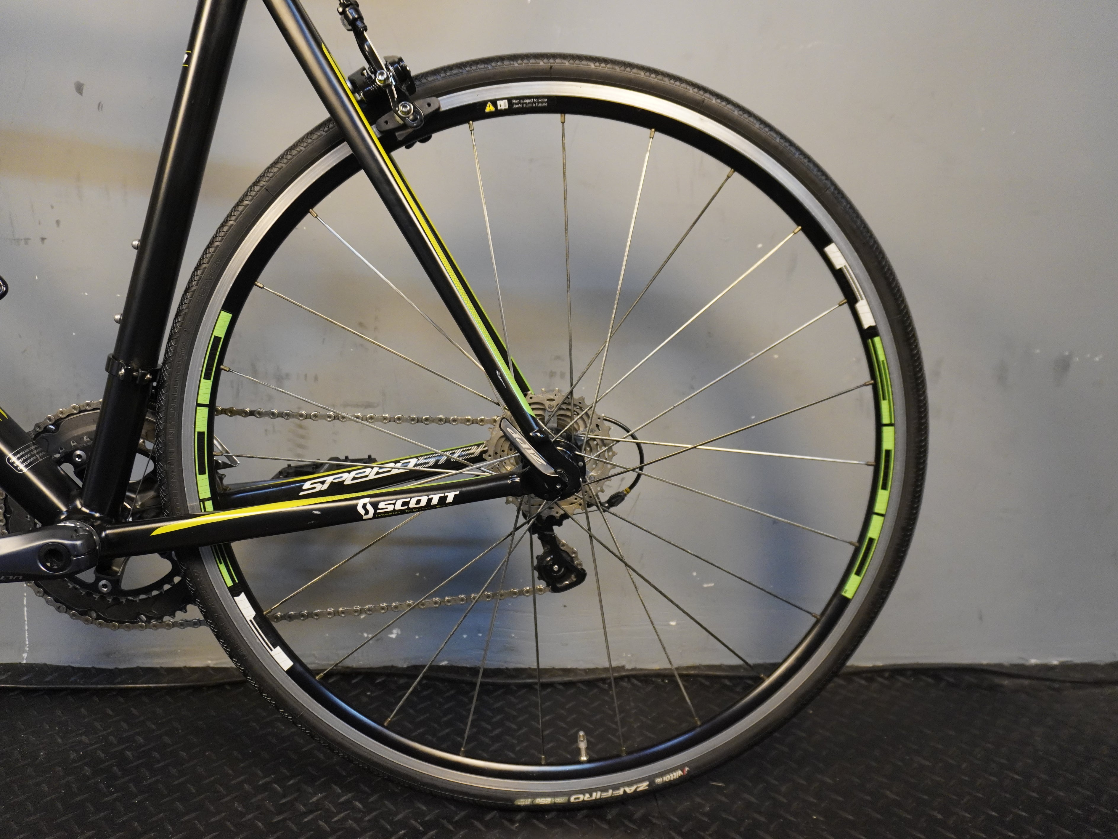 RENT Scott Speedster 10 Road Bike
