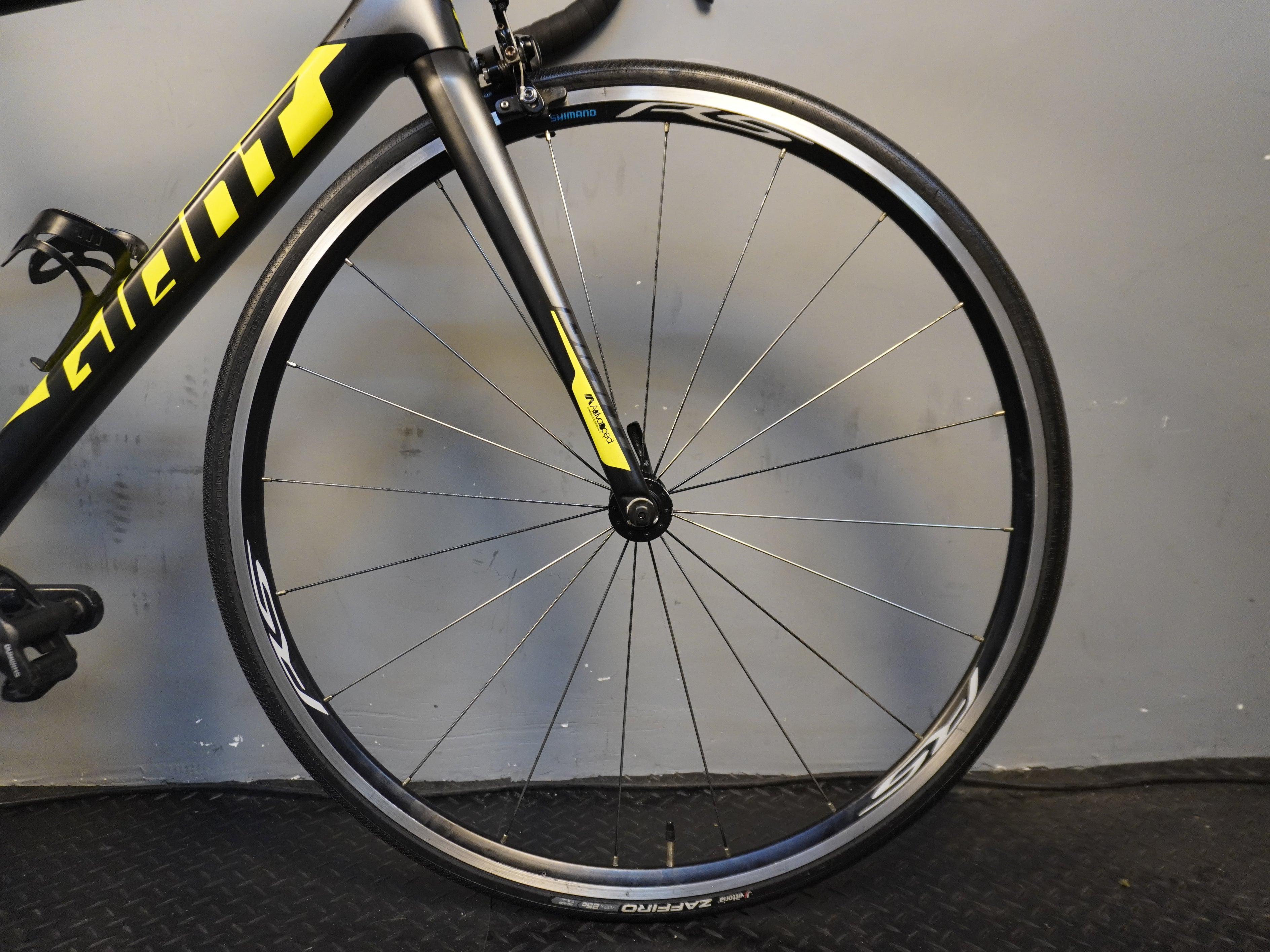 Giant TCR Advanced 2 Road Bike