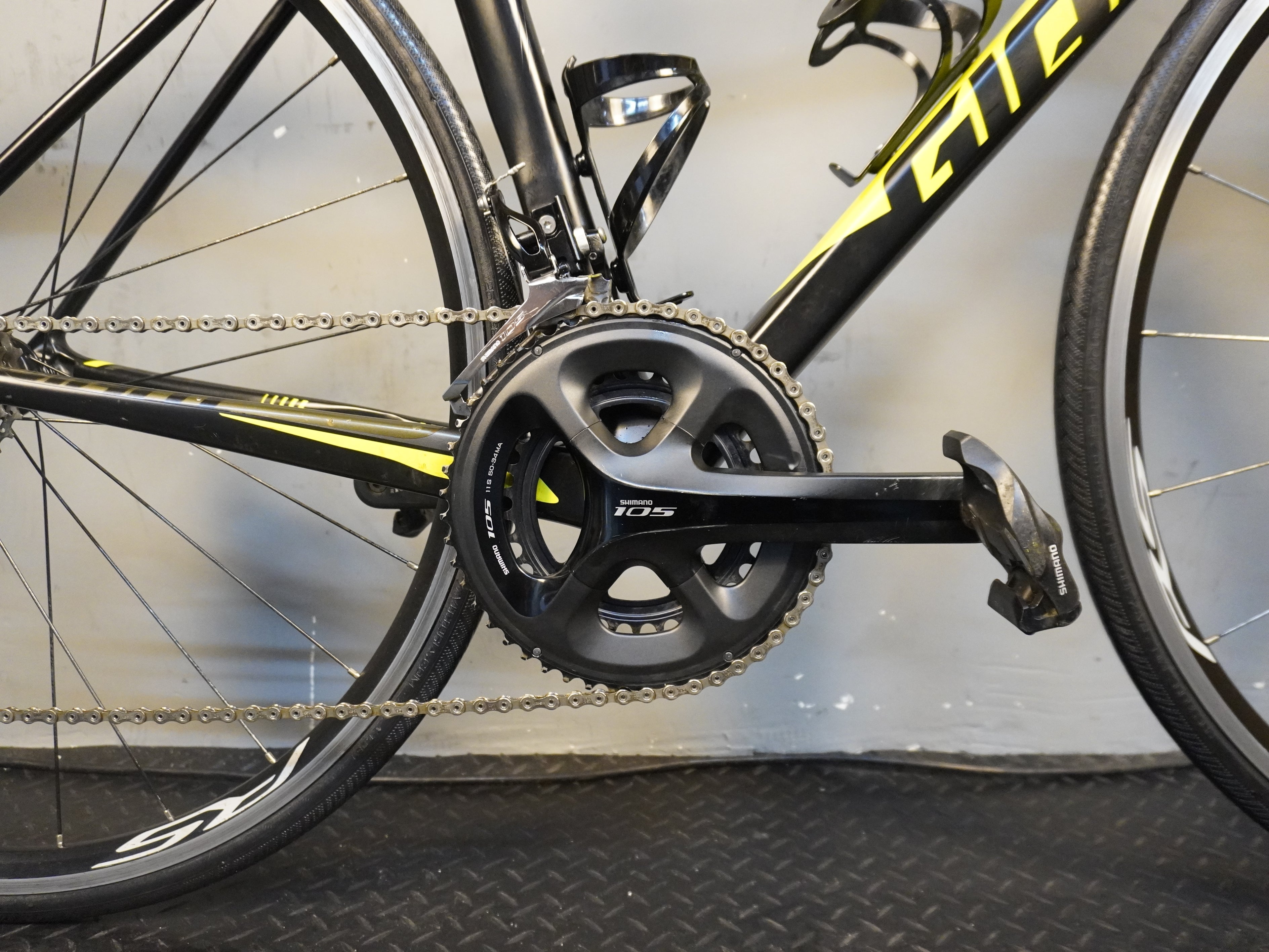 Giant TCR Advanced 2 Road Bike