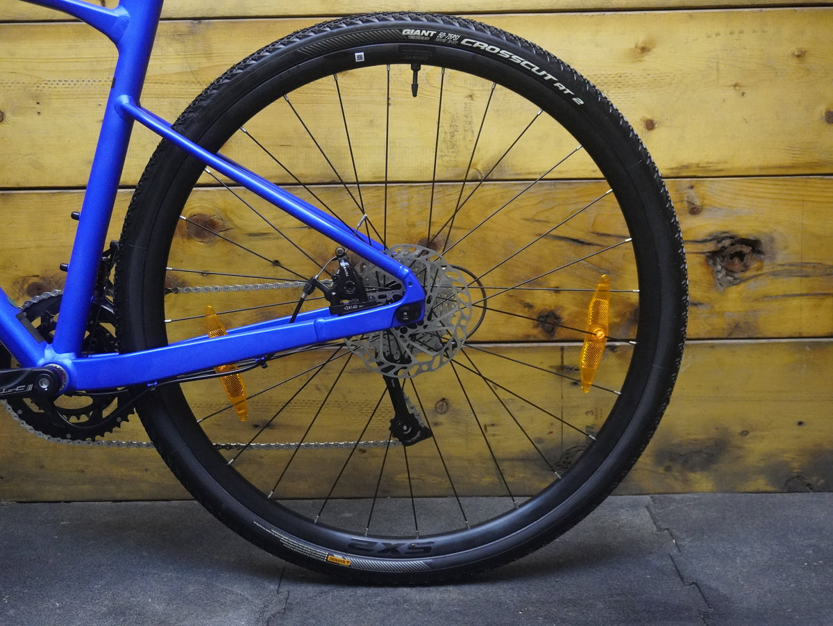 RENT Giant Revolt 2 Gravel Bike