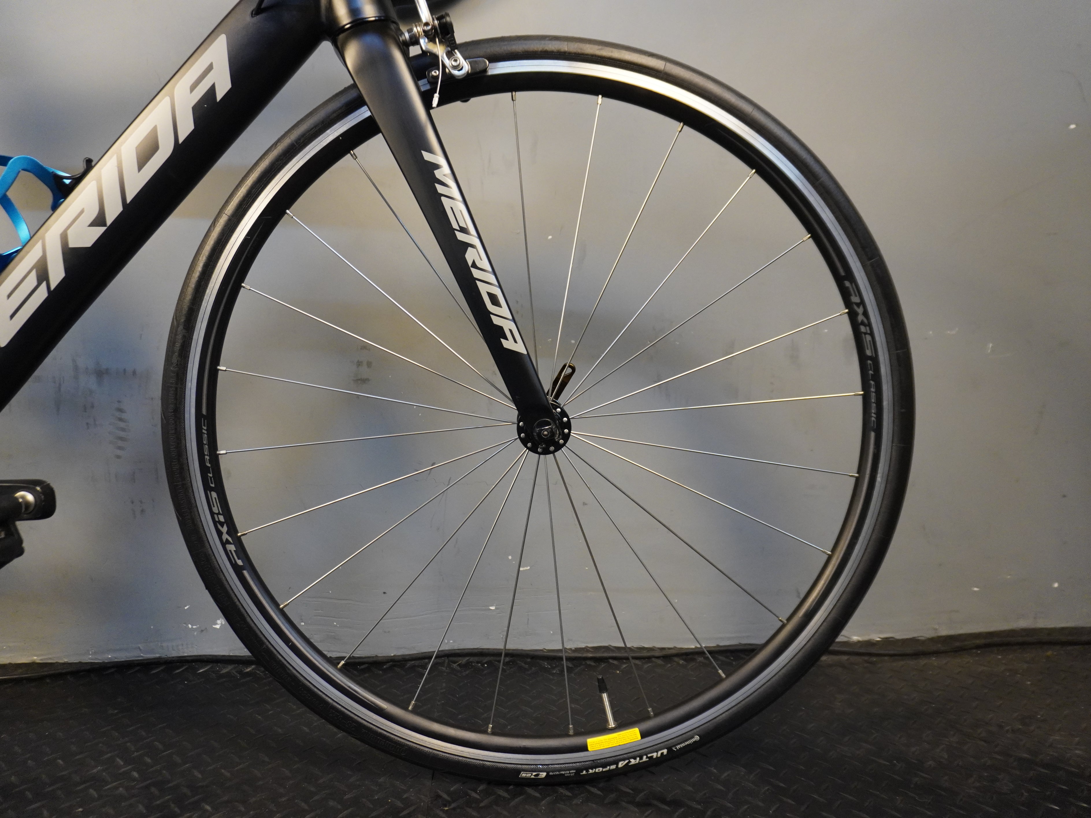RENT Merida Reacto 300 Road Bike