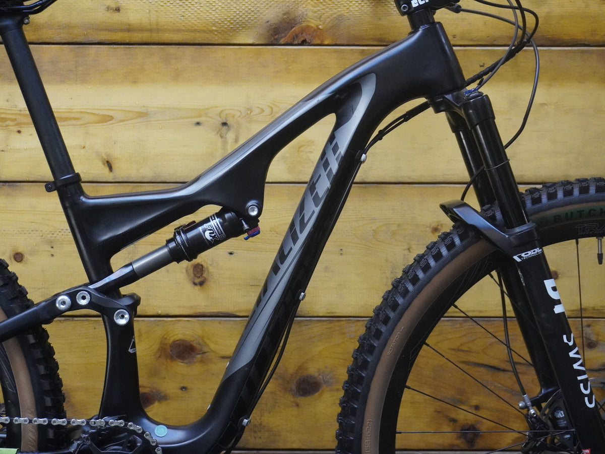 RENT Specialized Stumpjumper FSR Mountain Bike