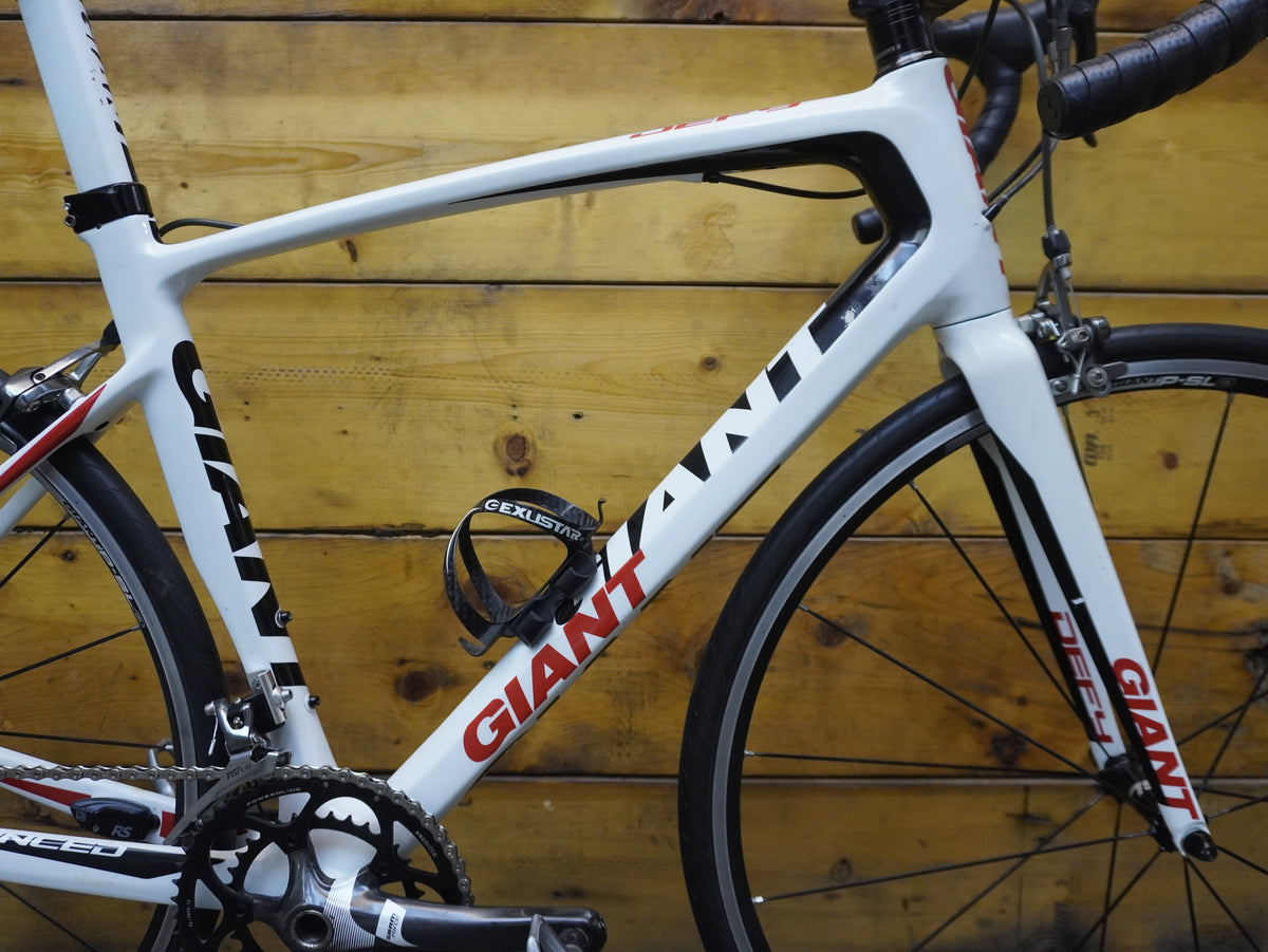 RENT Giant Defy Advanced Road Bike