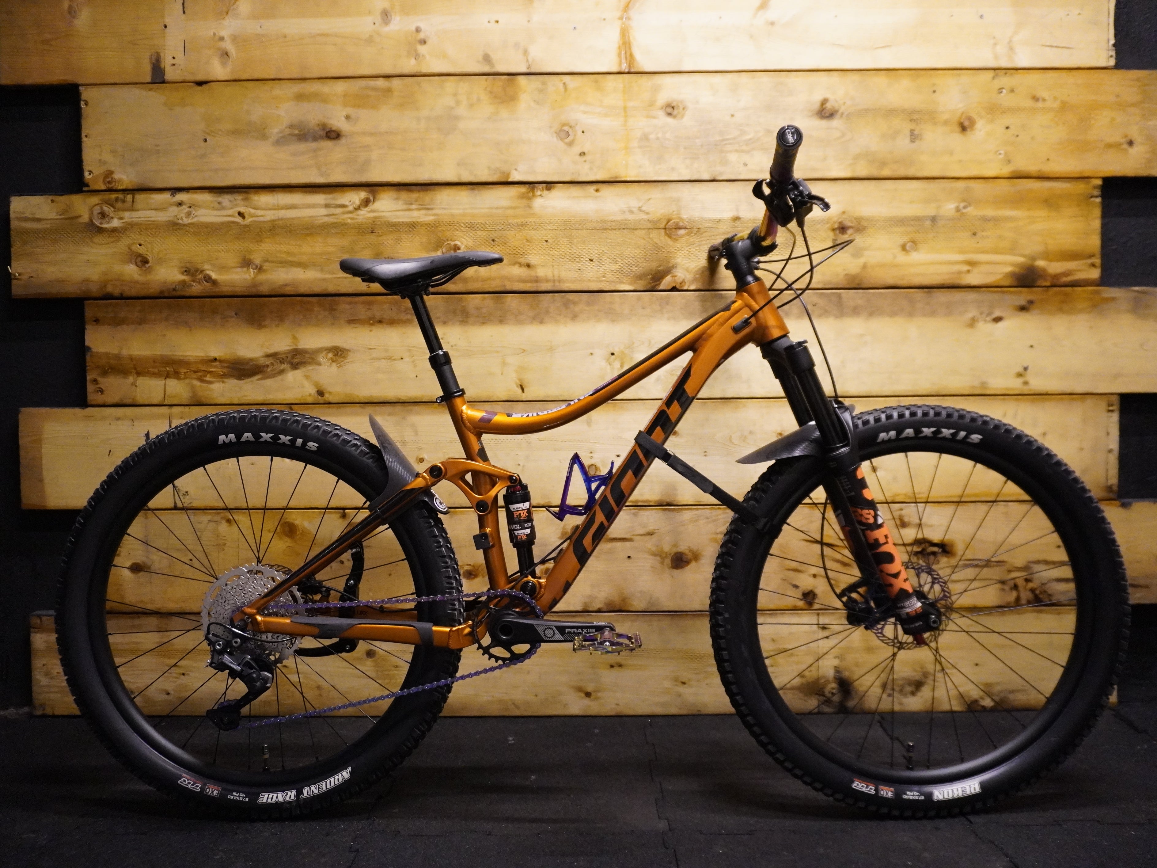 Giant Stance Mountain Bike