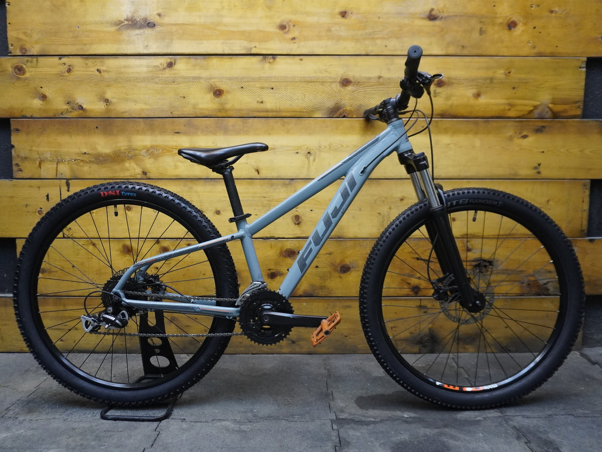 RENT Fuji Nevada 1.7 Mountain Bike