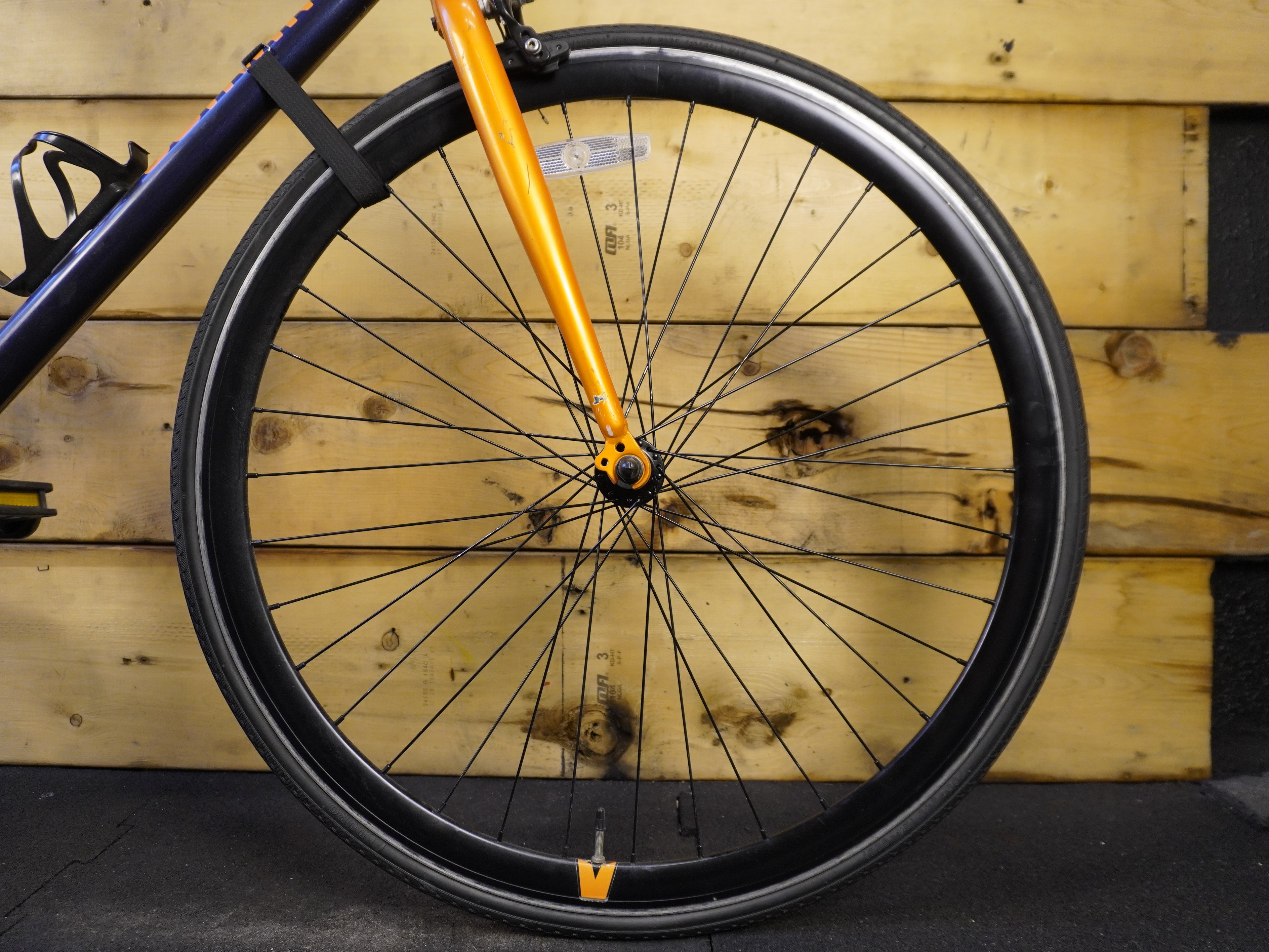 RENT Schwinn Regent Hybrid Bike