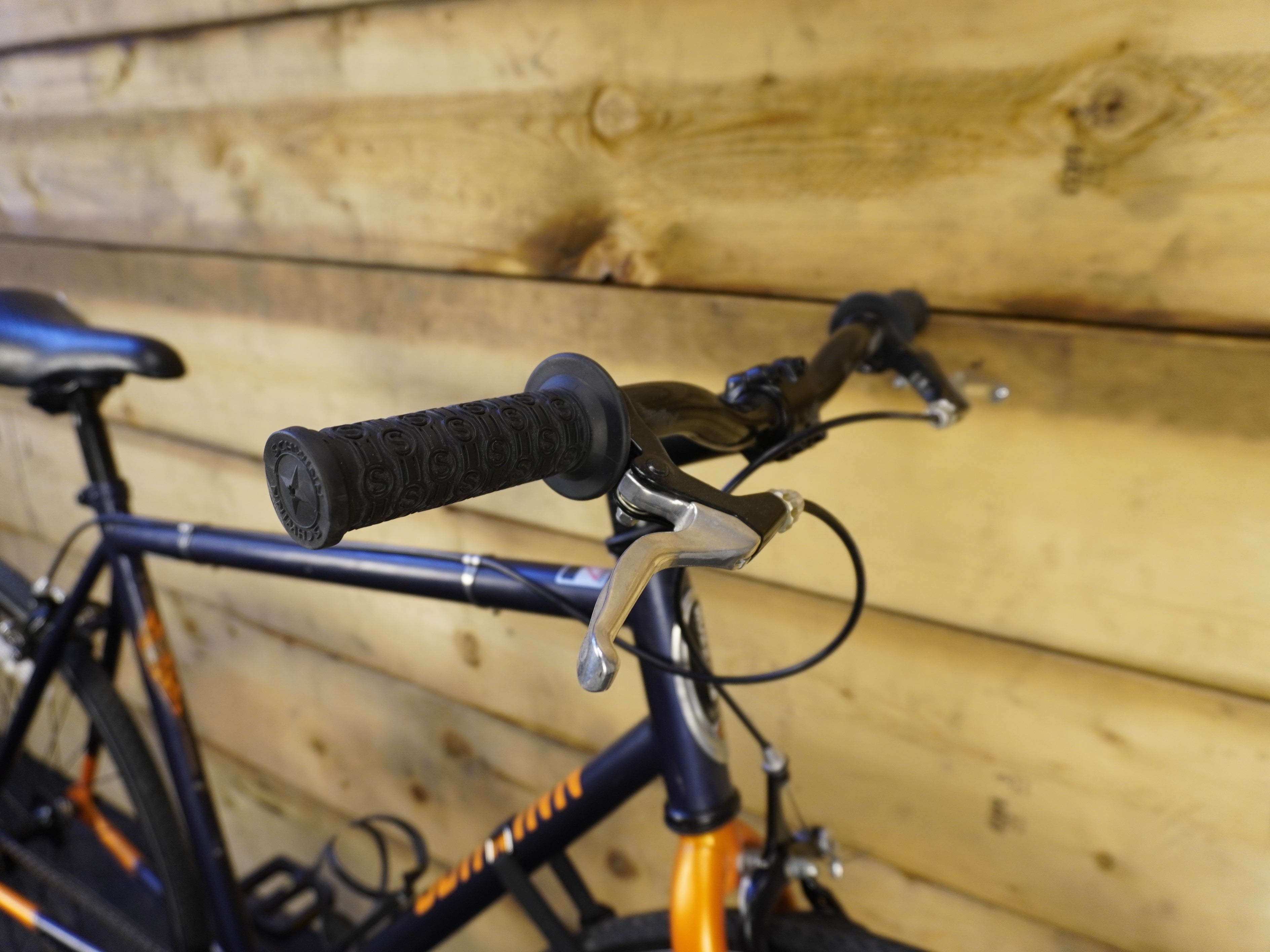 RENT Schwinn Regent Hybrid Bike