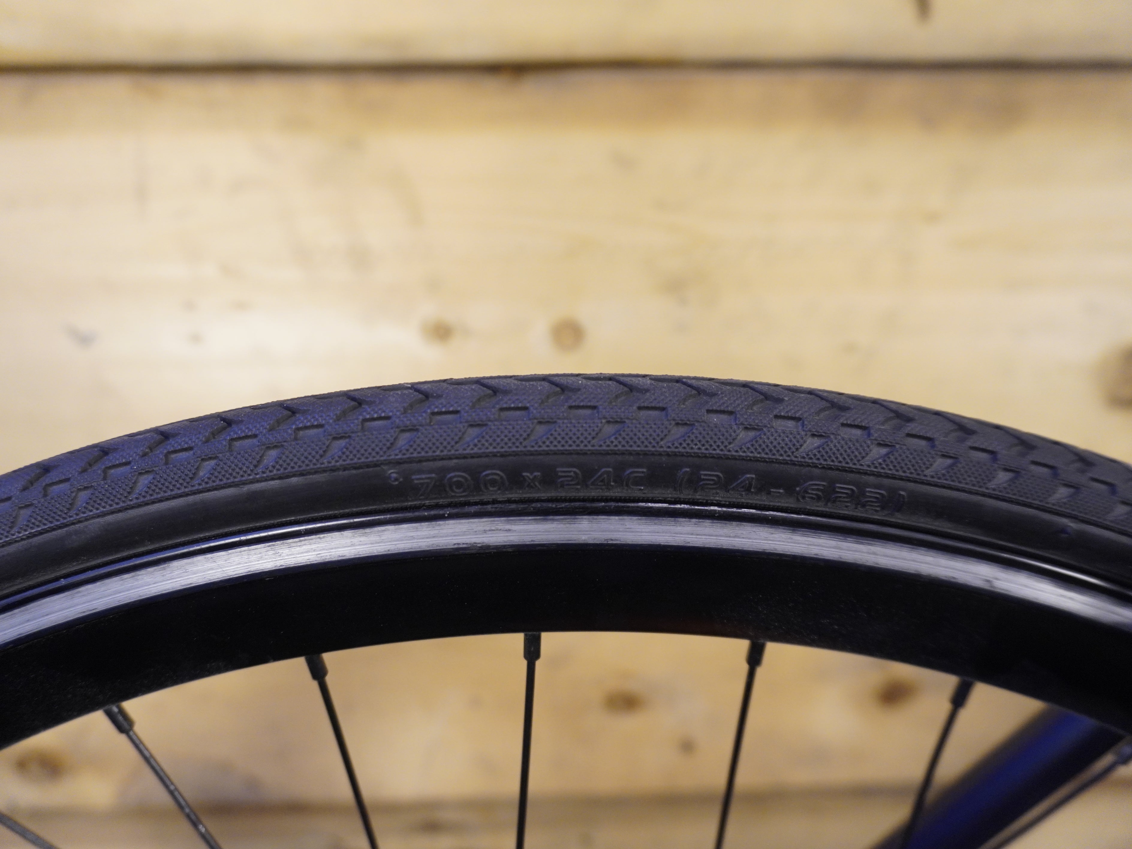 RENT Schwinn Regent Hybrid Bike