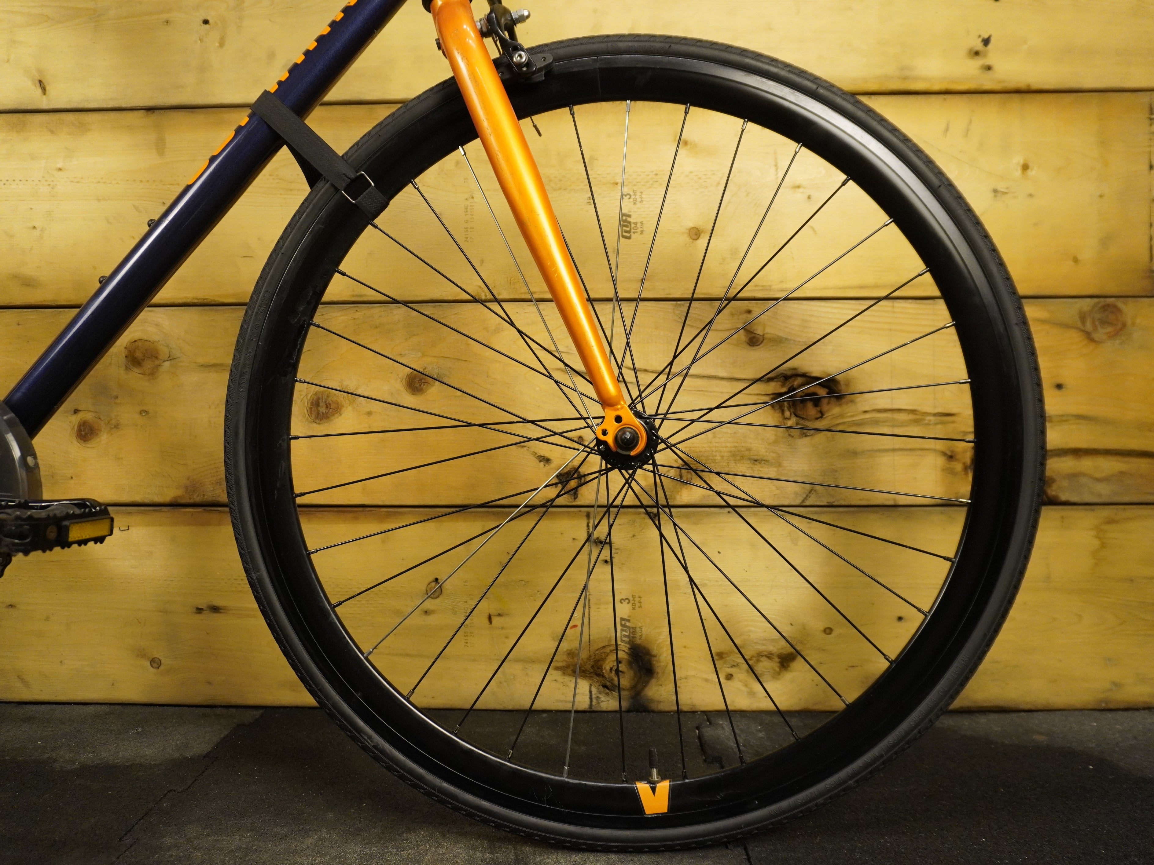 RENT Schwinn Regent Hybrid Bike