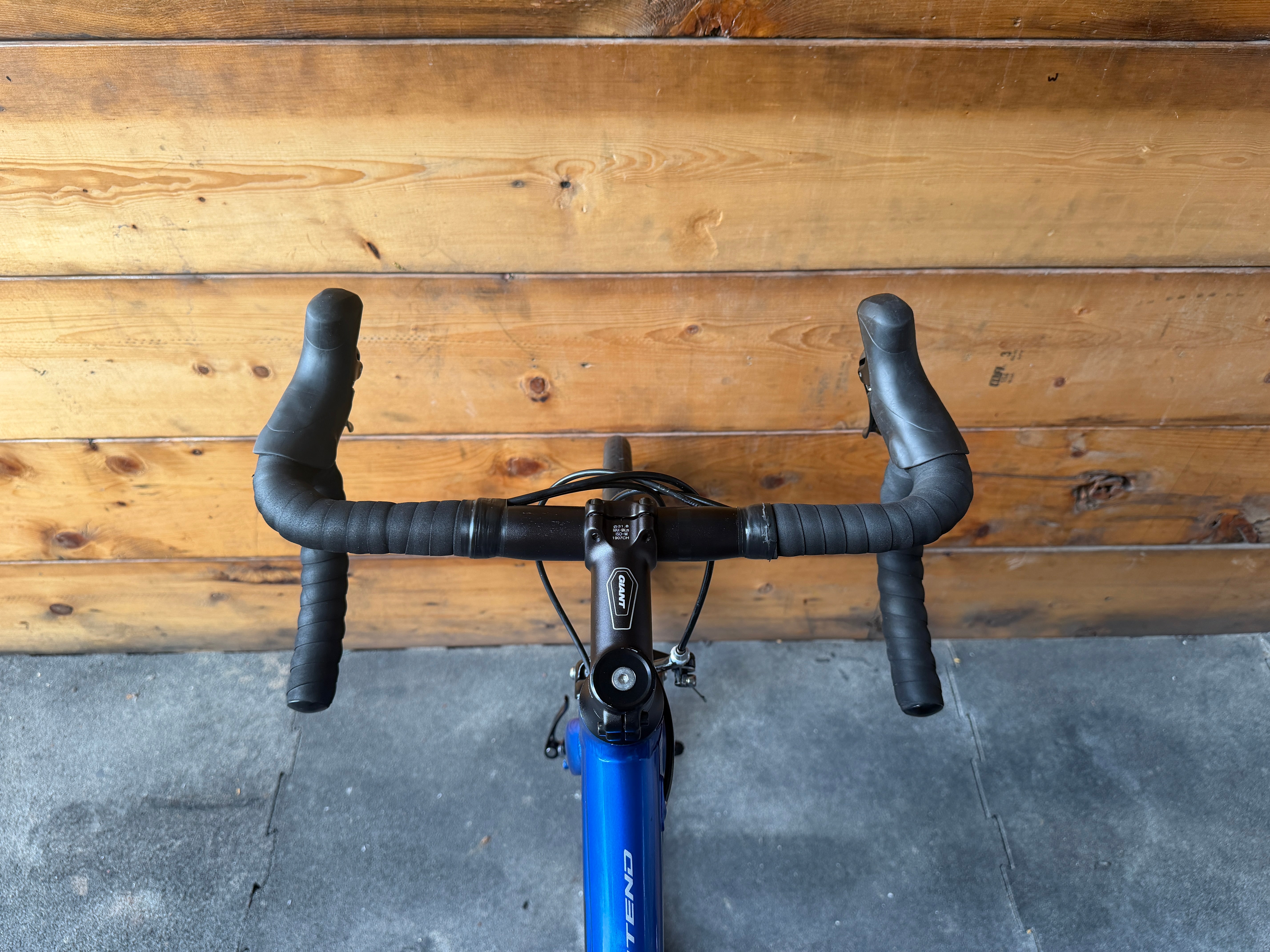 Giant Contend 3 Road Bike