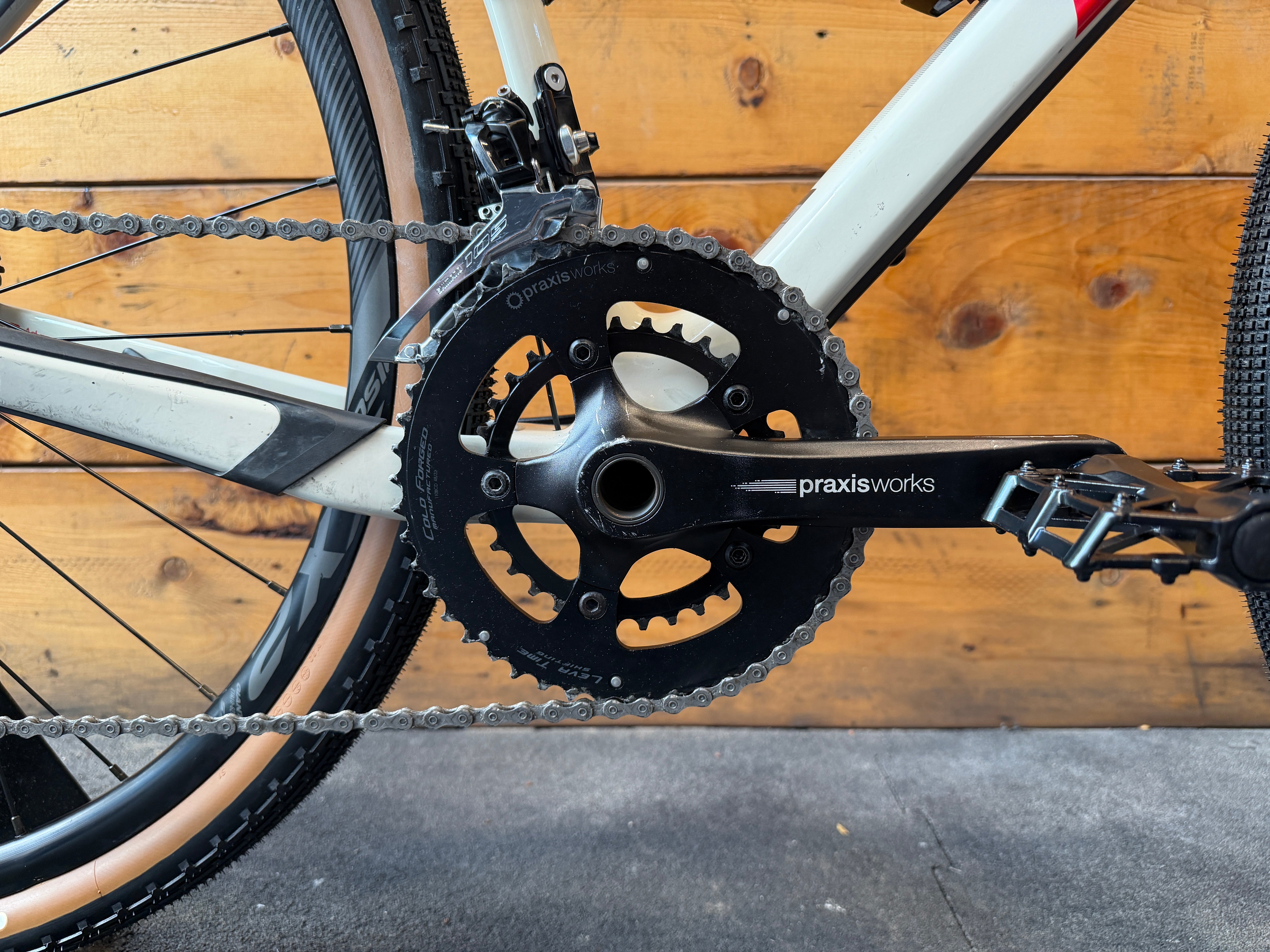 Giant Revolt 2 Gravel Bike