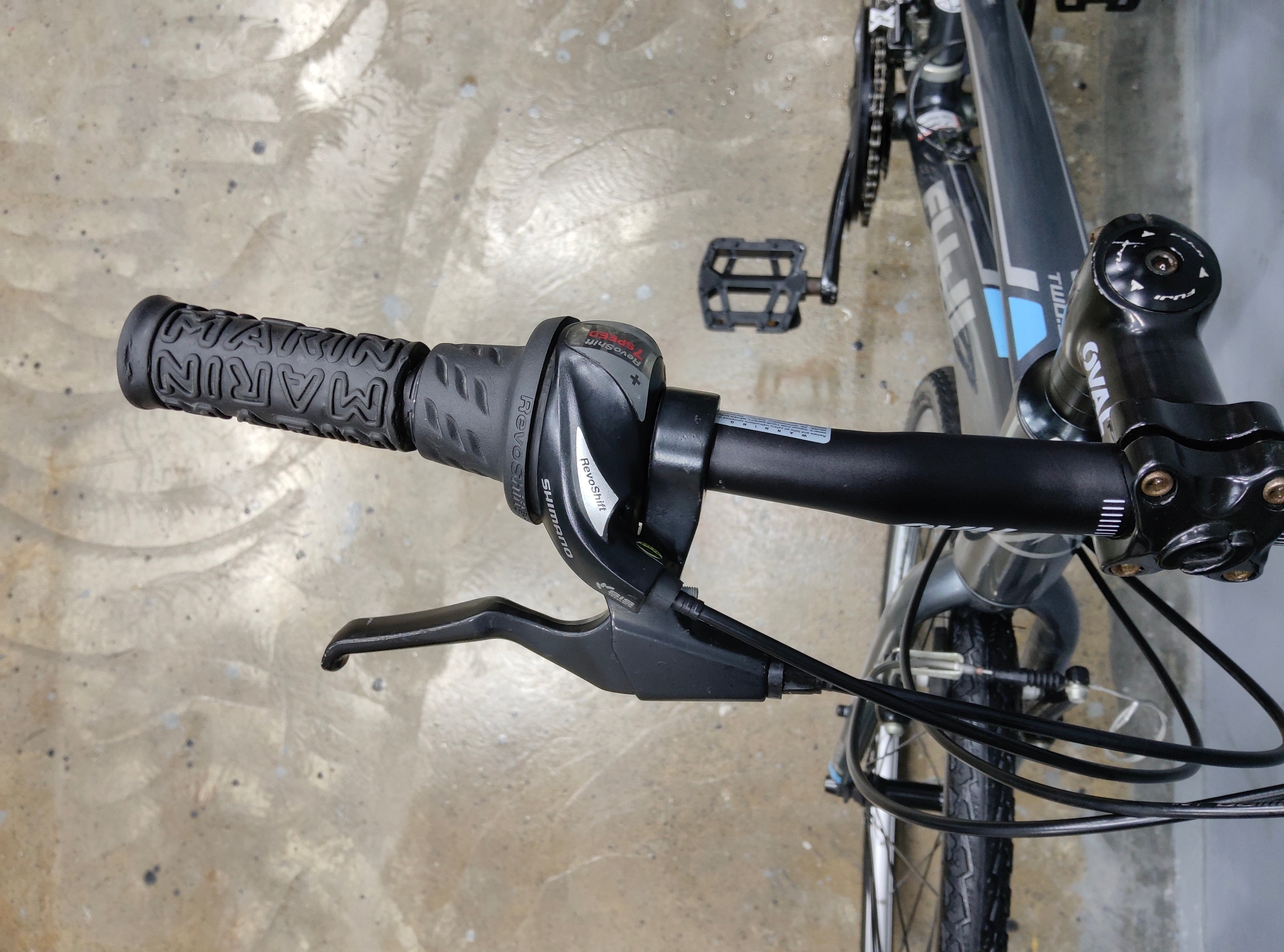 Fuji Absolute 2.3 Hybrid Bike