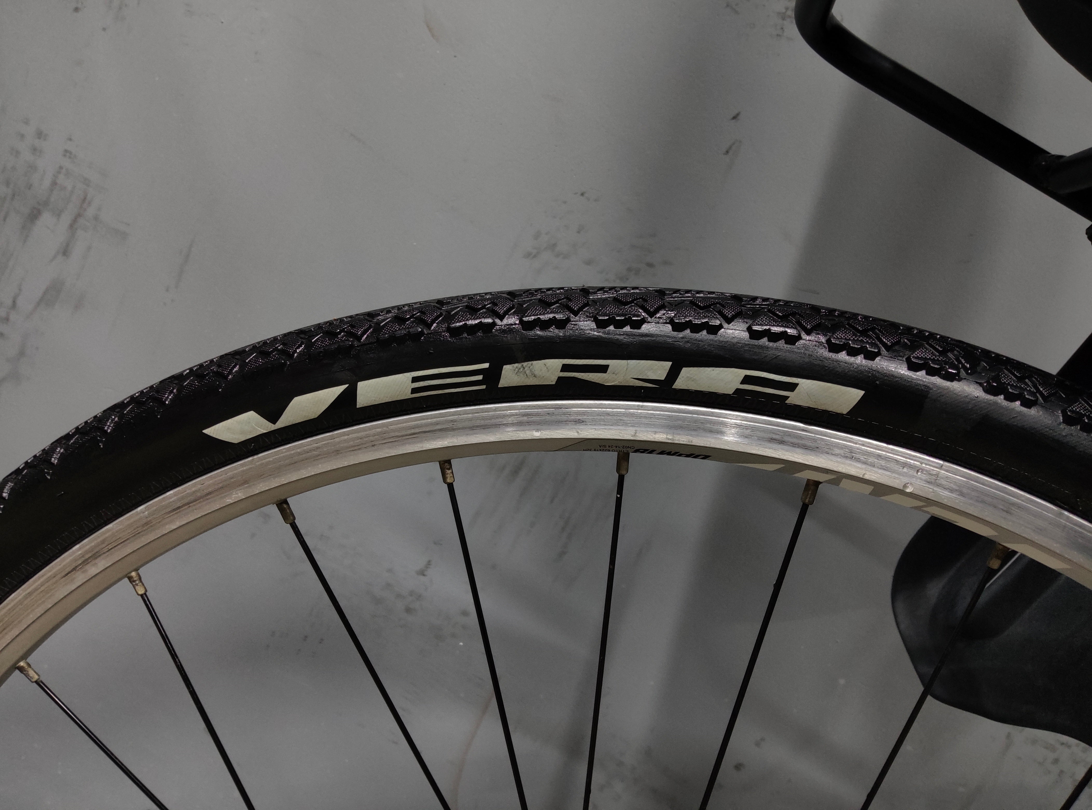 Fuji Absolute 2.3 Hybrid Bike