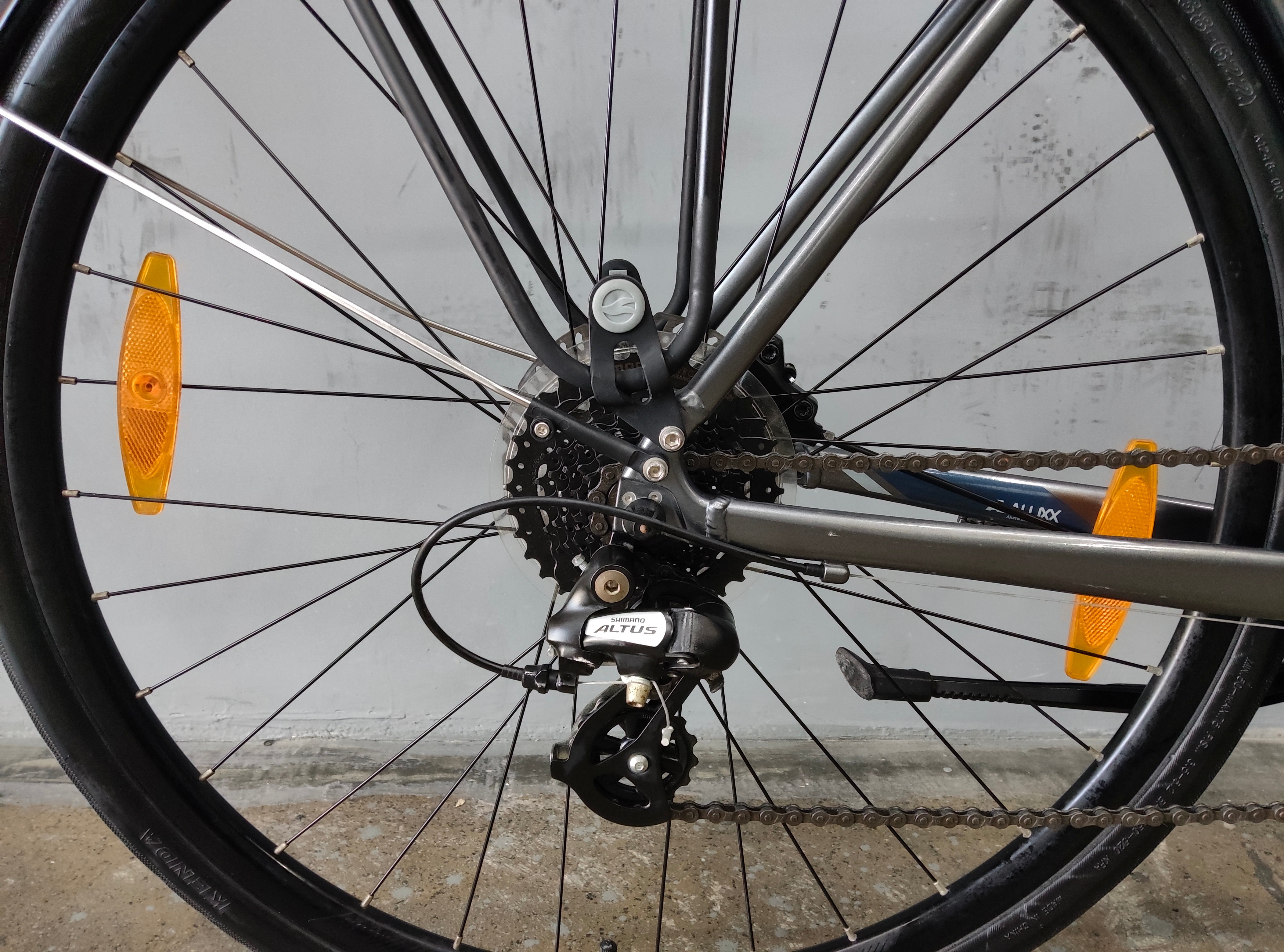 Giant Escape 2 Hybrid Bike