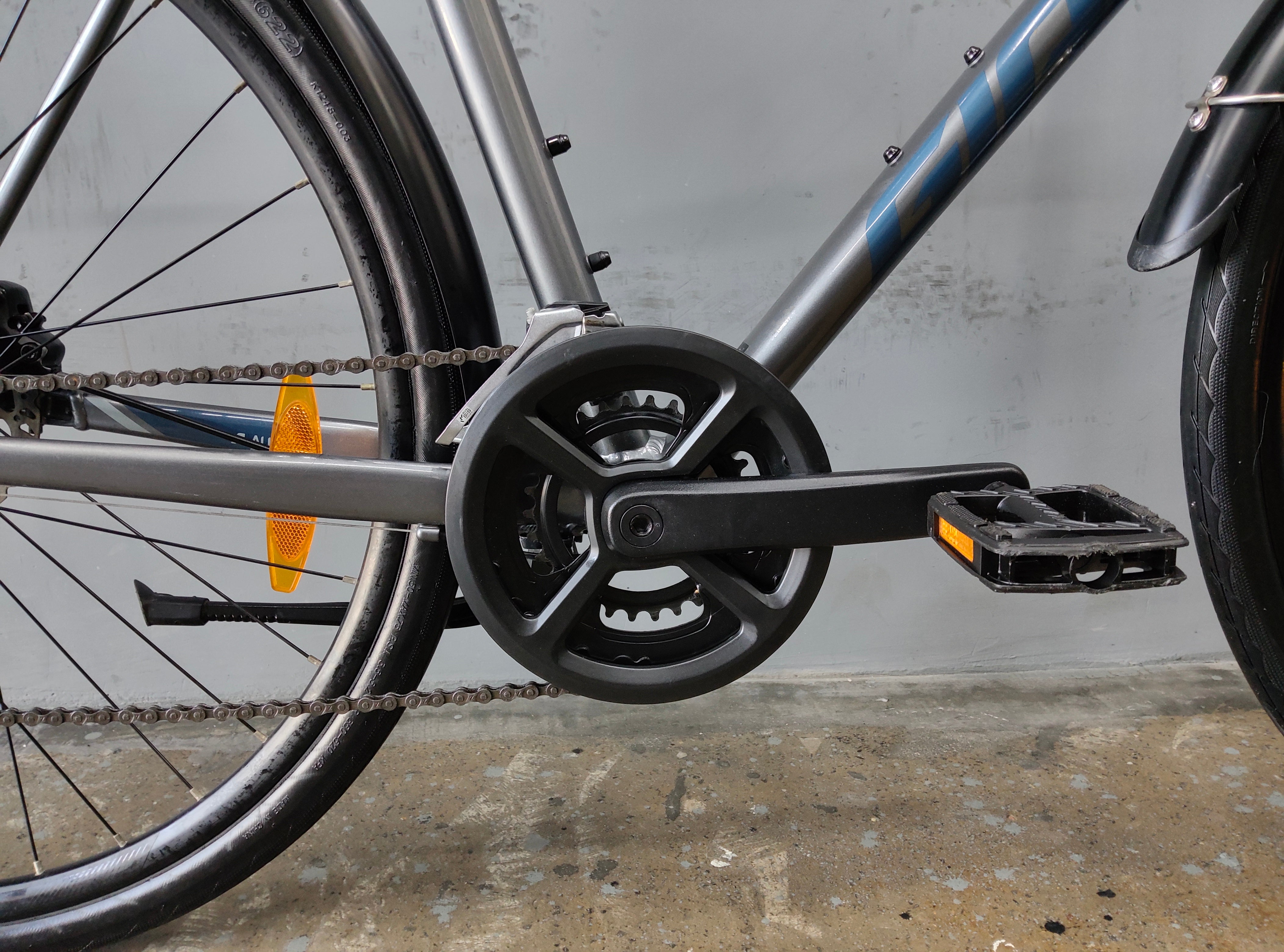 Giant Escape 2 Hybrid Bike