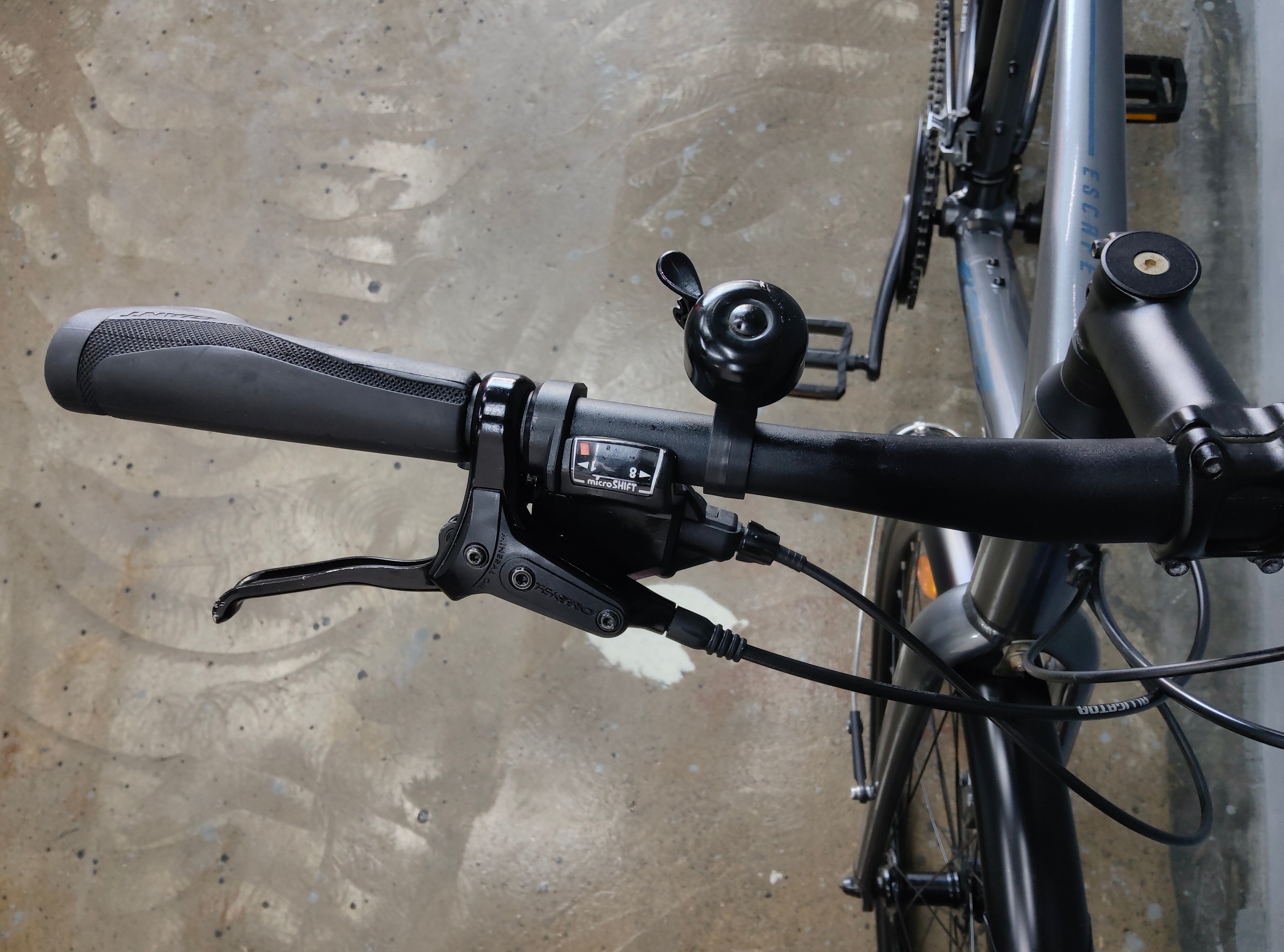 Giant Escape 2 Hybrid Bike