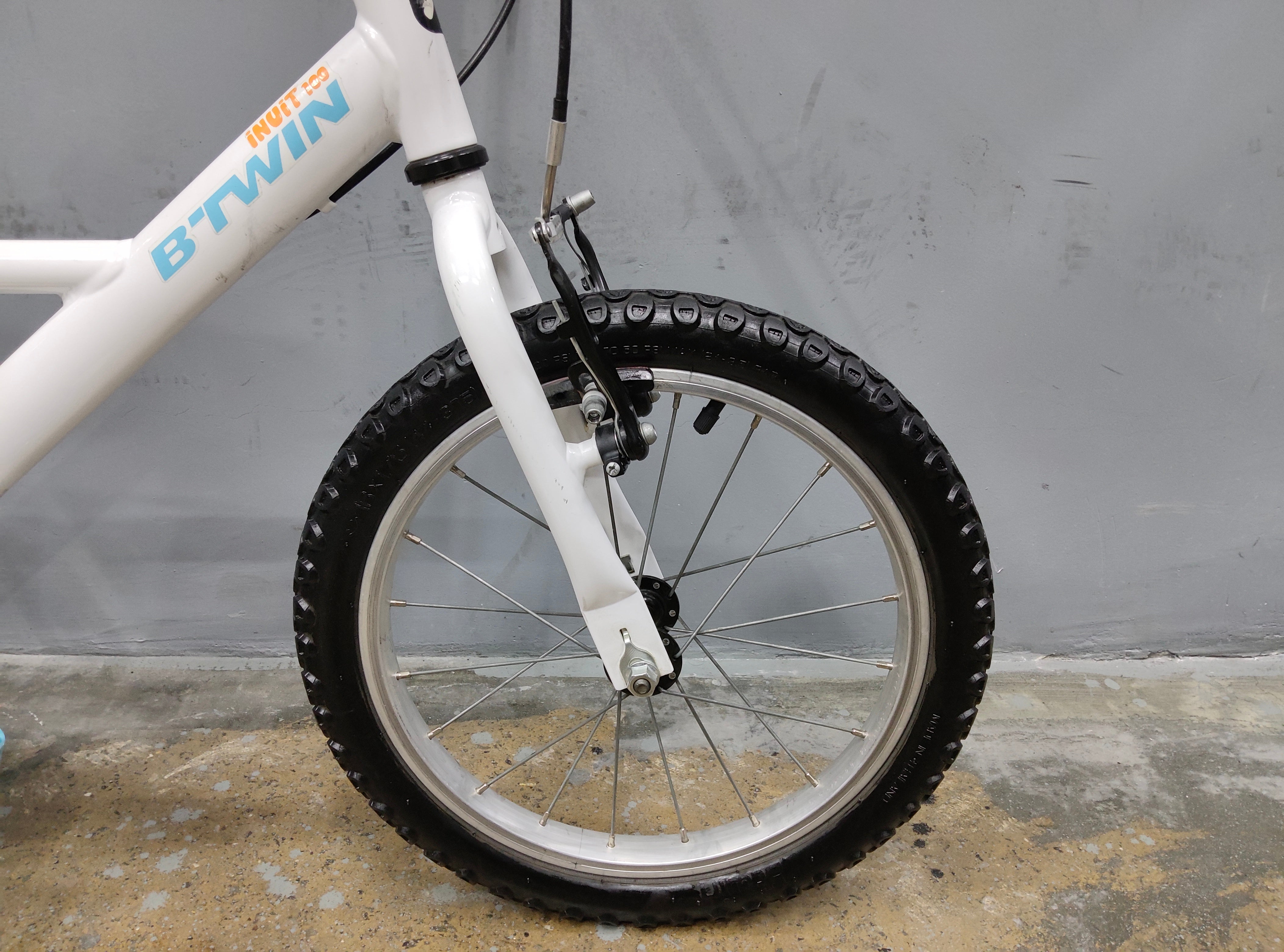 B'twin Inuit 100 Kids Bike