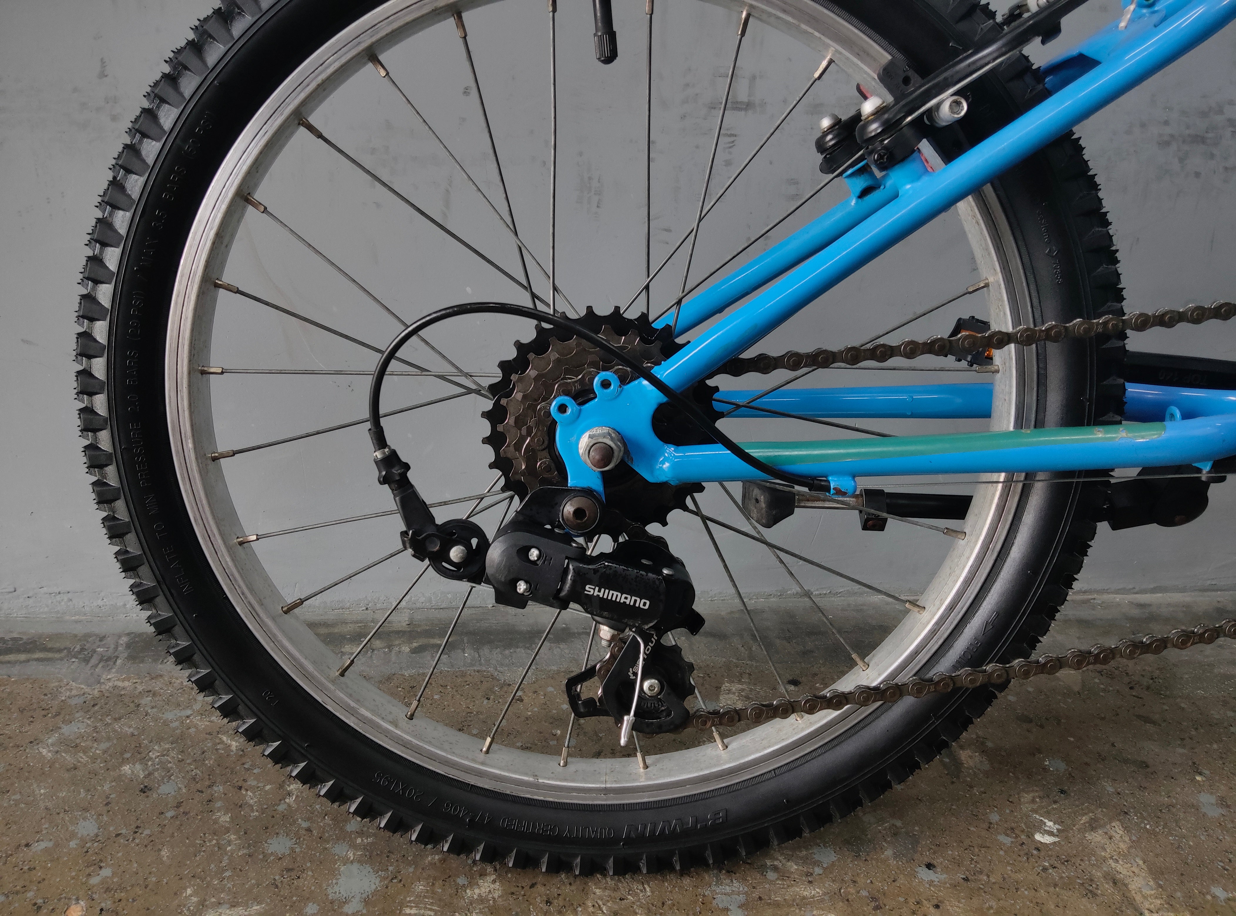 B'twin RacingBoy 320 Kids Bike