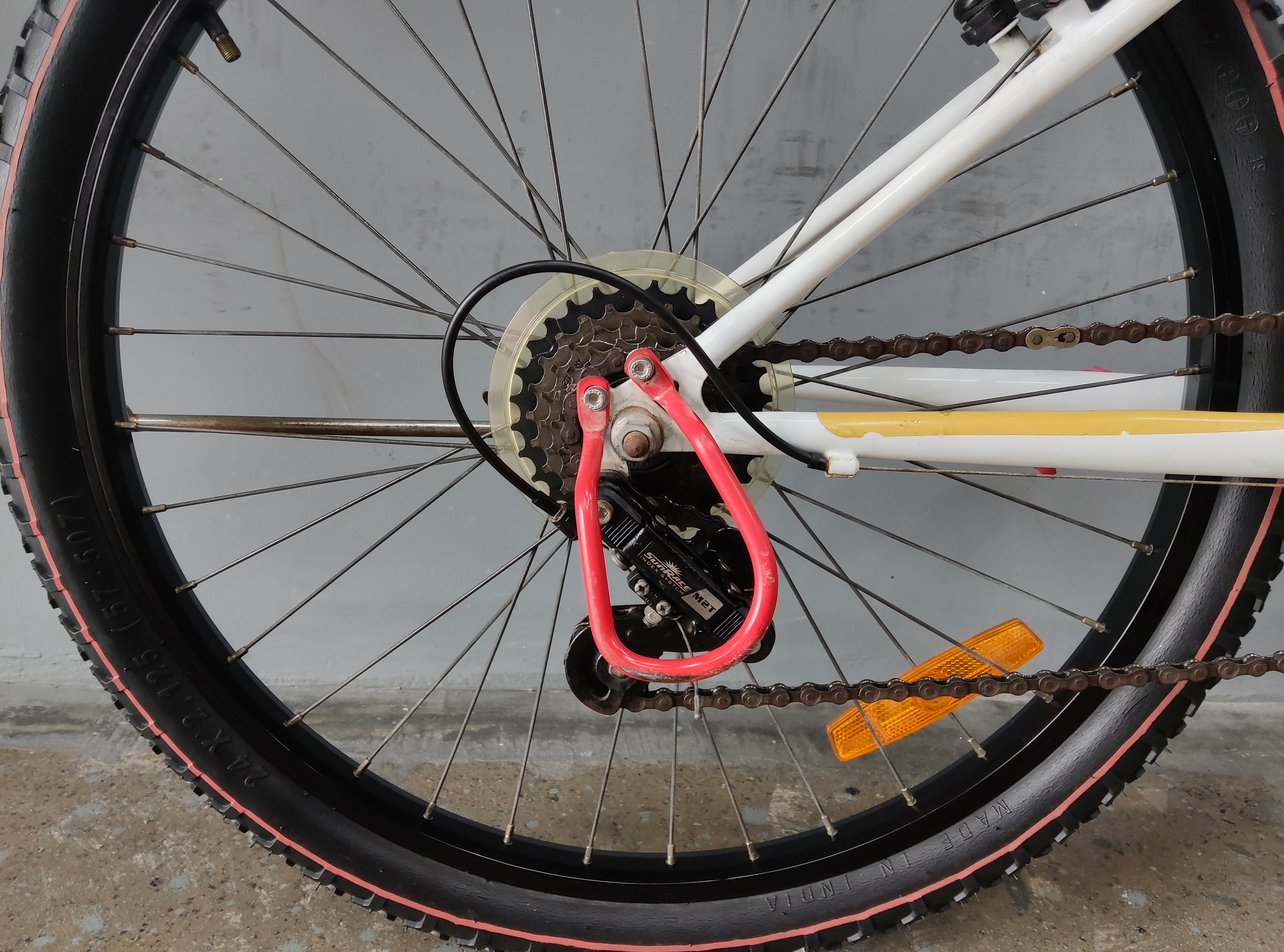 B'twin Rockrider 300 Kids Bike