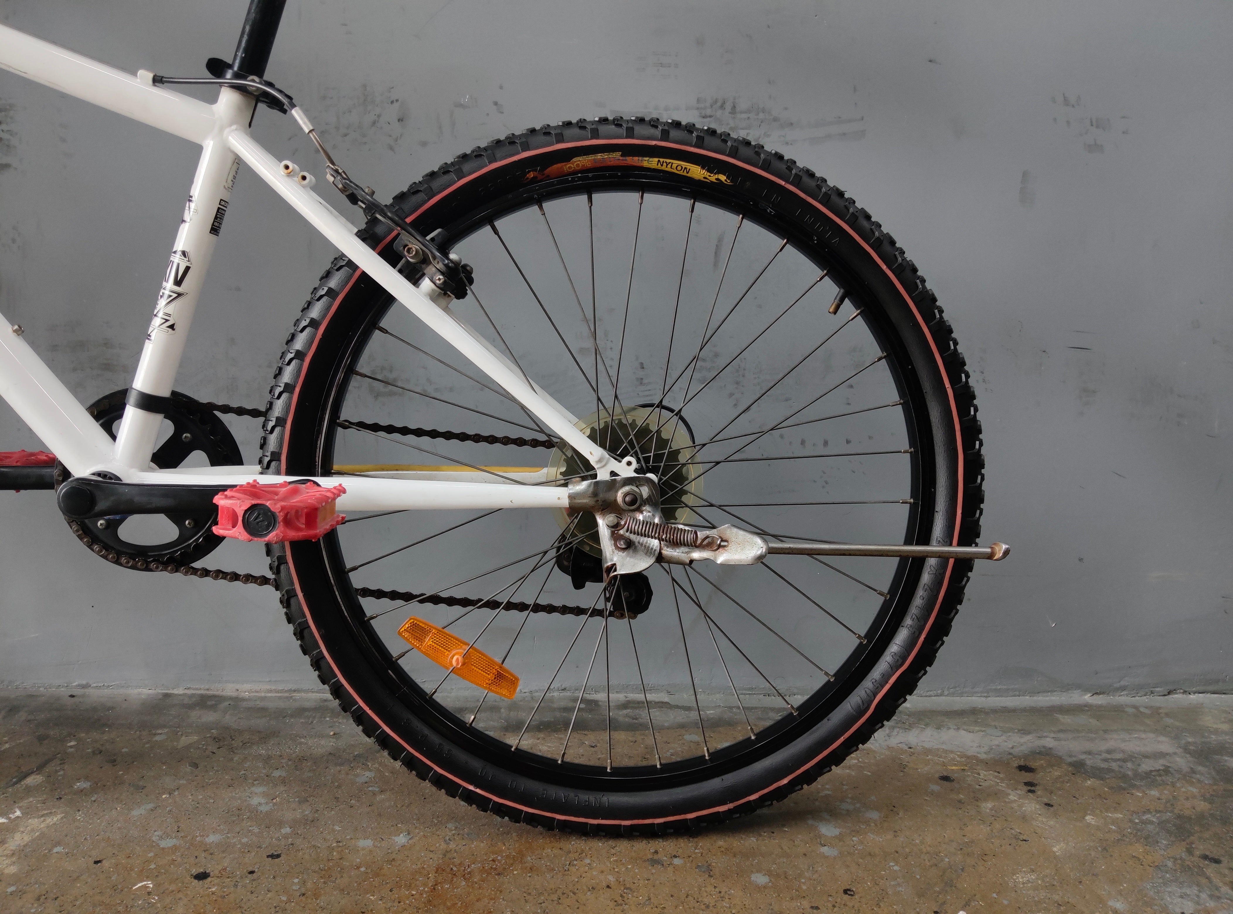 B'twin Rockrider 300 Kids Bike