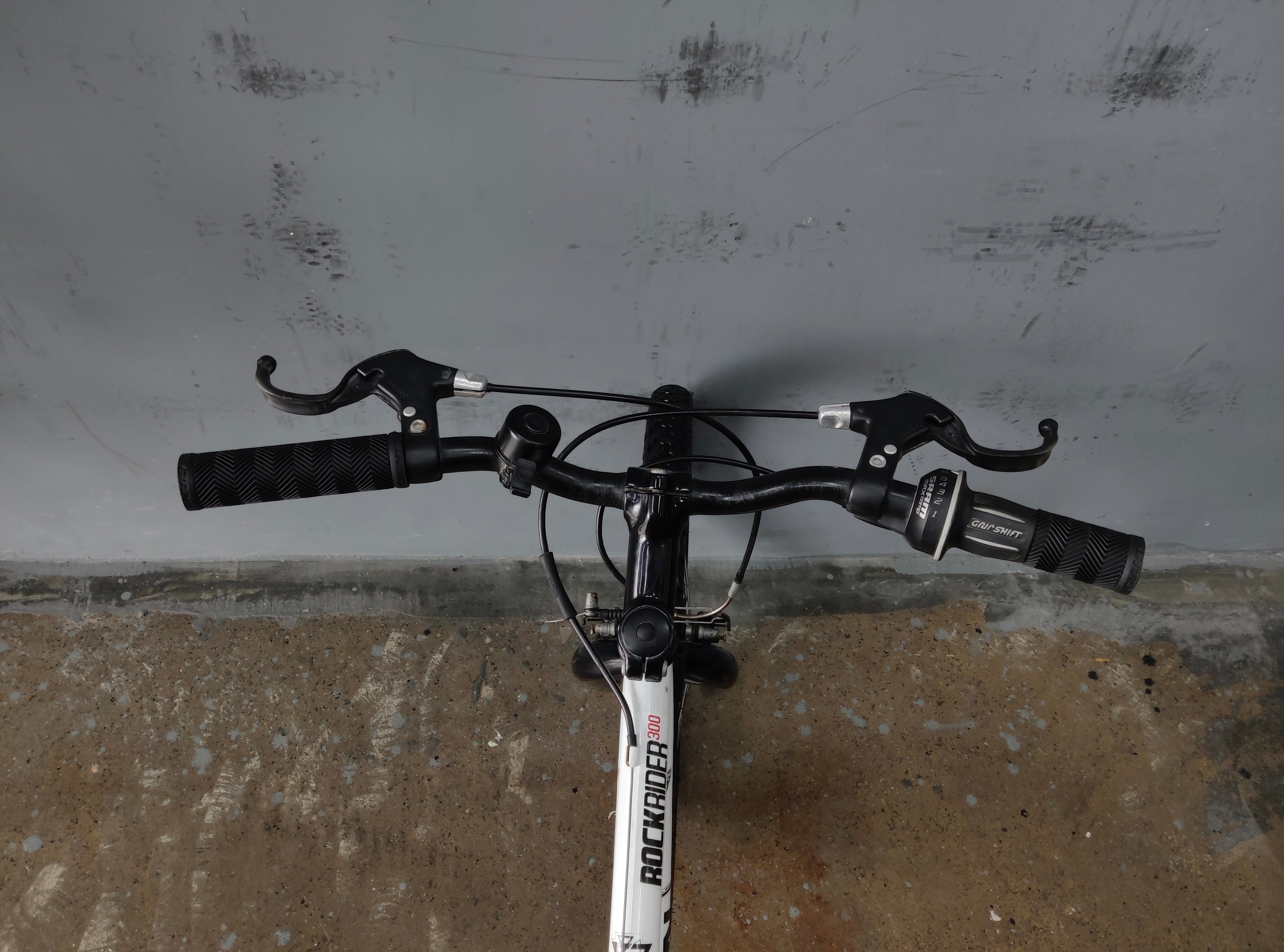 B'twin Rockrider 300 Kids Bike