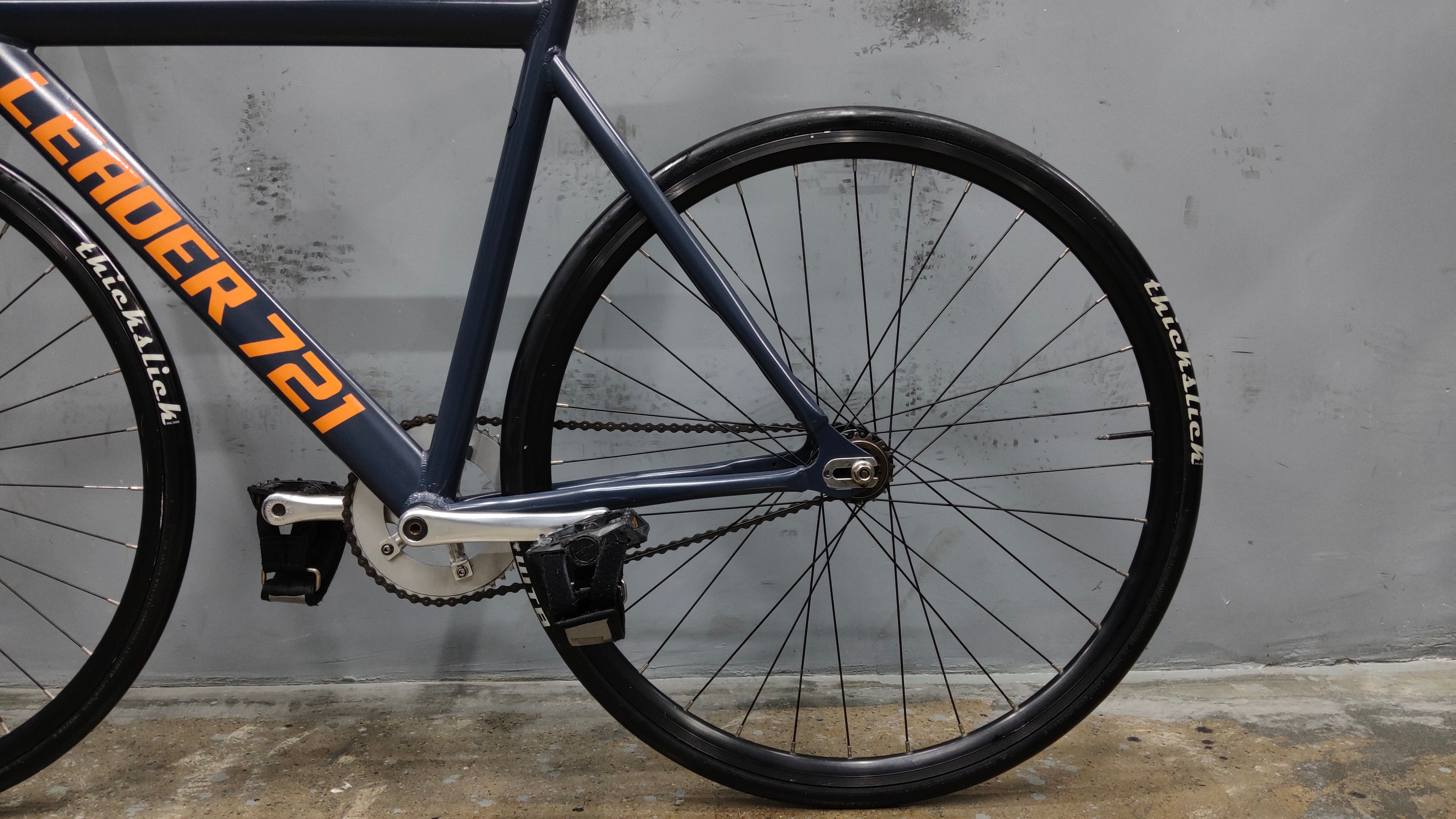 Leader 721 Fixed Gear Road Bike