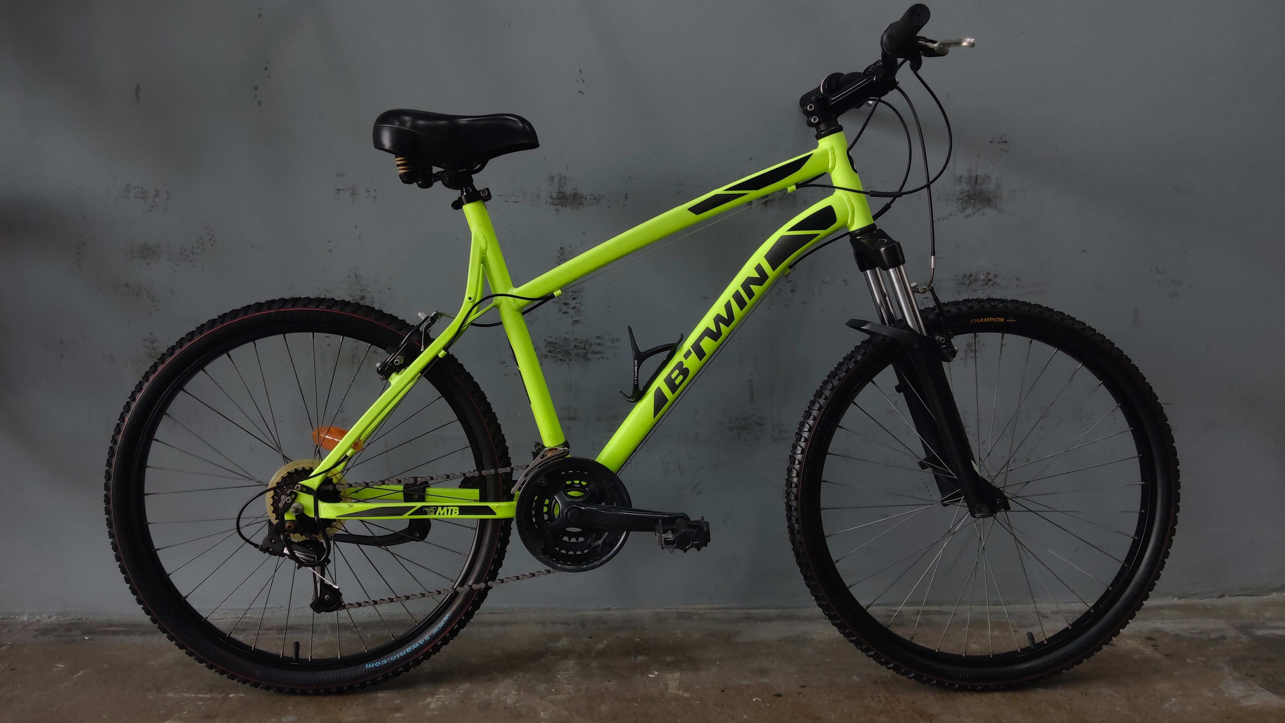 B'twin Rockrider 340 Mountain Bike