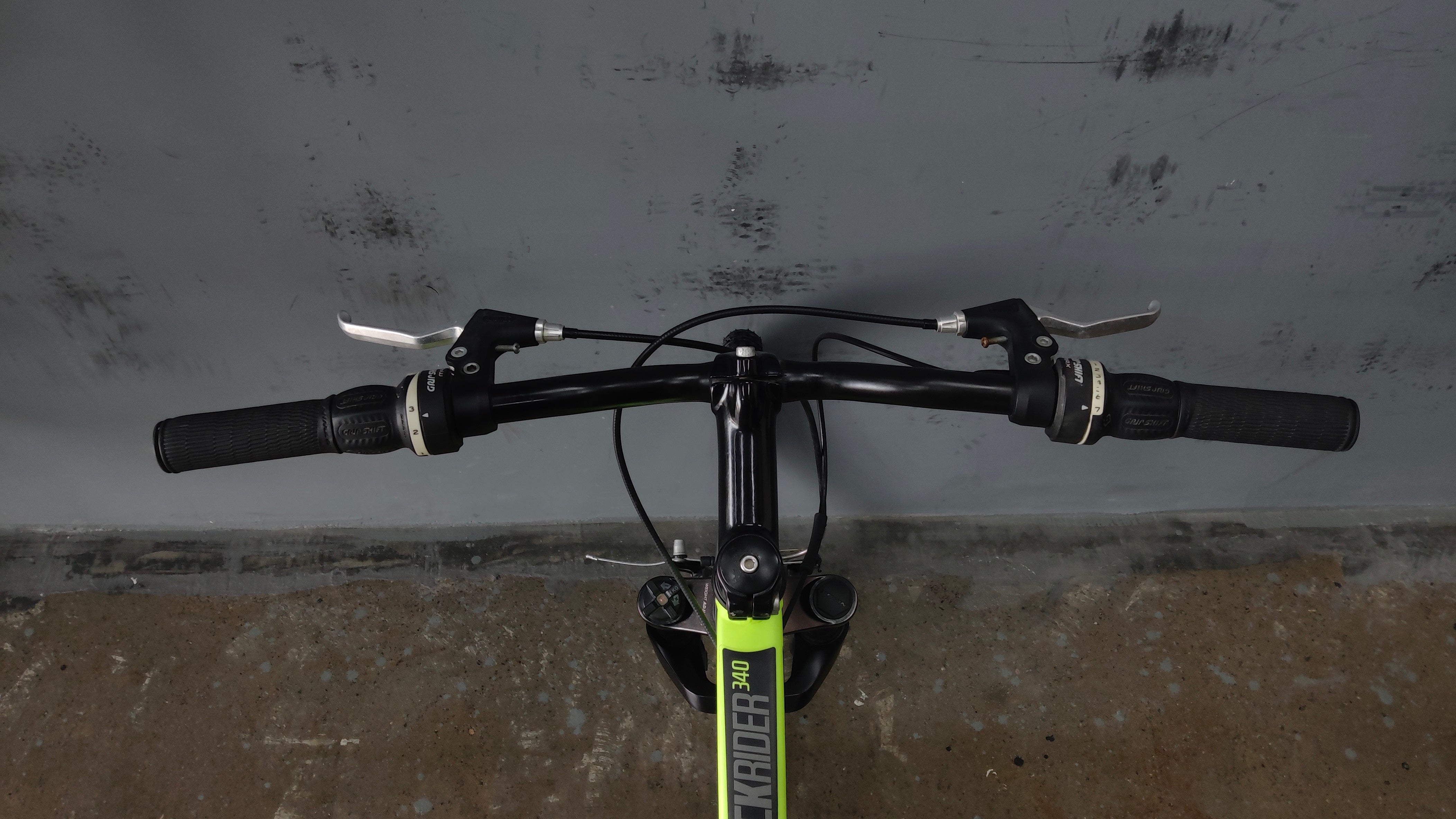 B'twin Rockrider 340 Mountain Bike