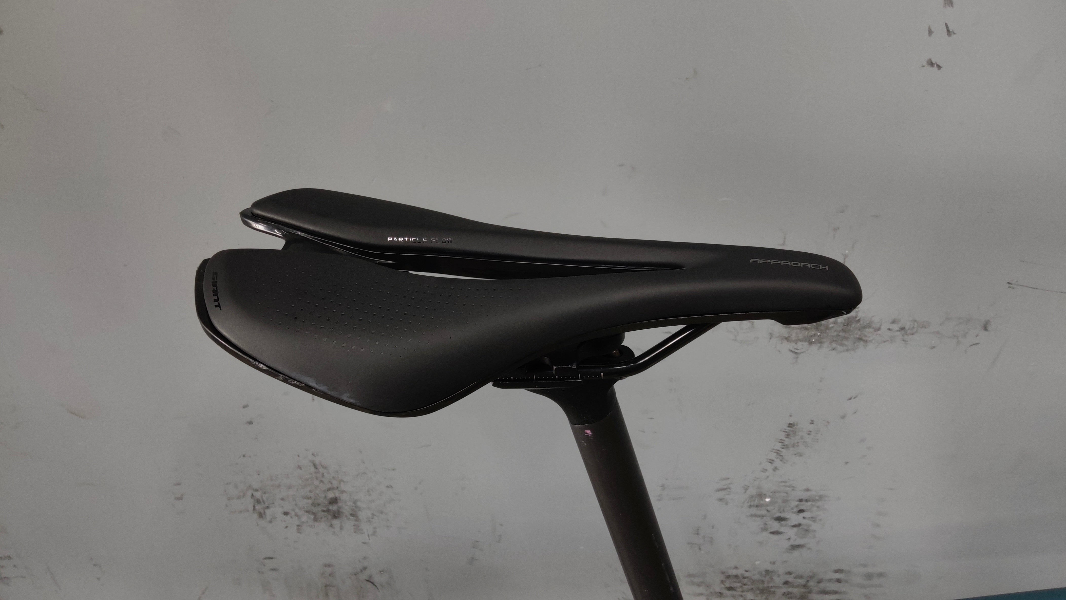 Giant Defy advanced 2 Road Bike