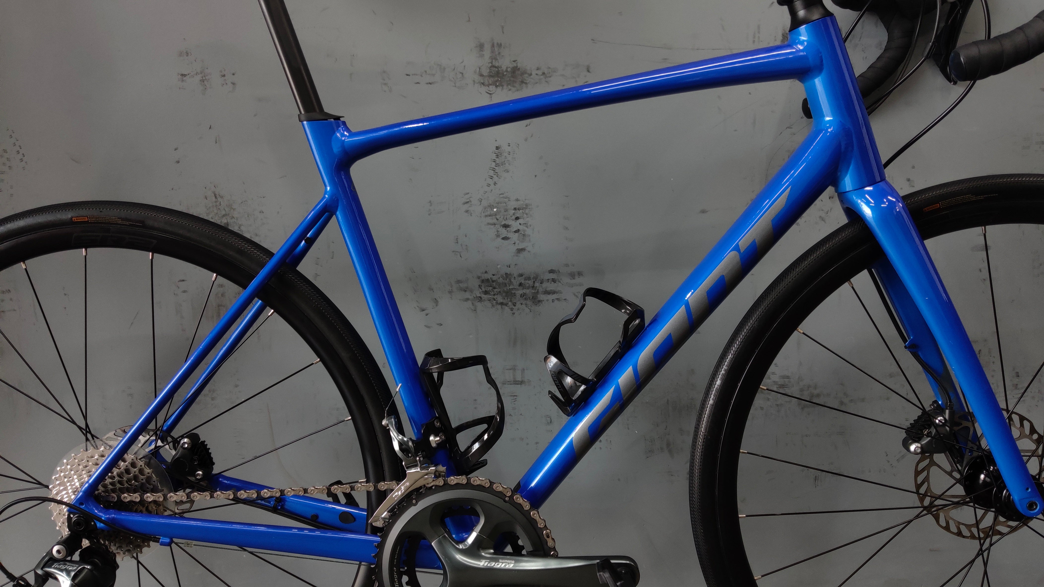 Giant Contend SL 2 Road bike