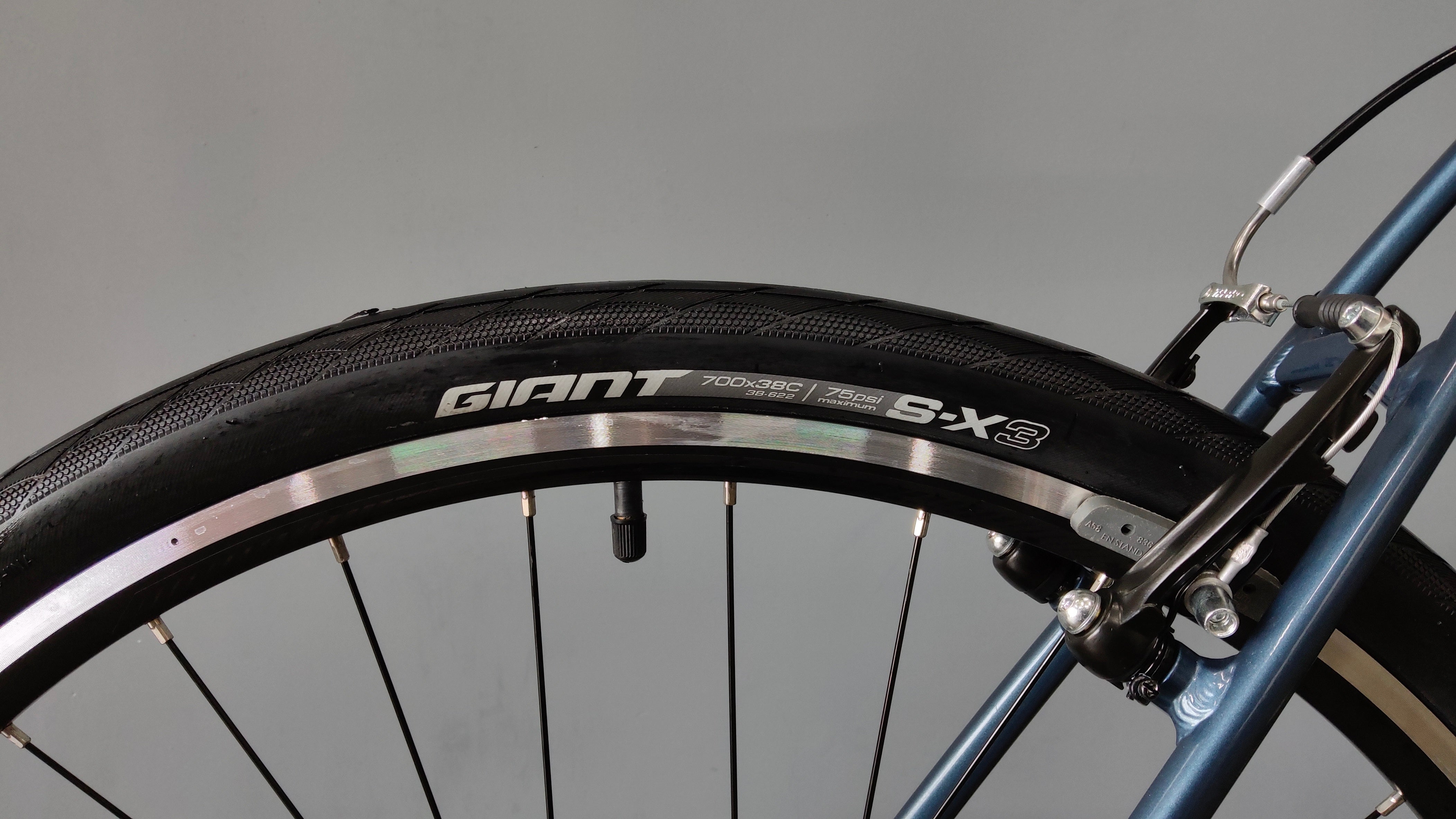 Giant Escape 3 Hybrid Bike