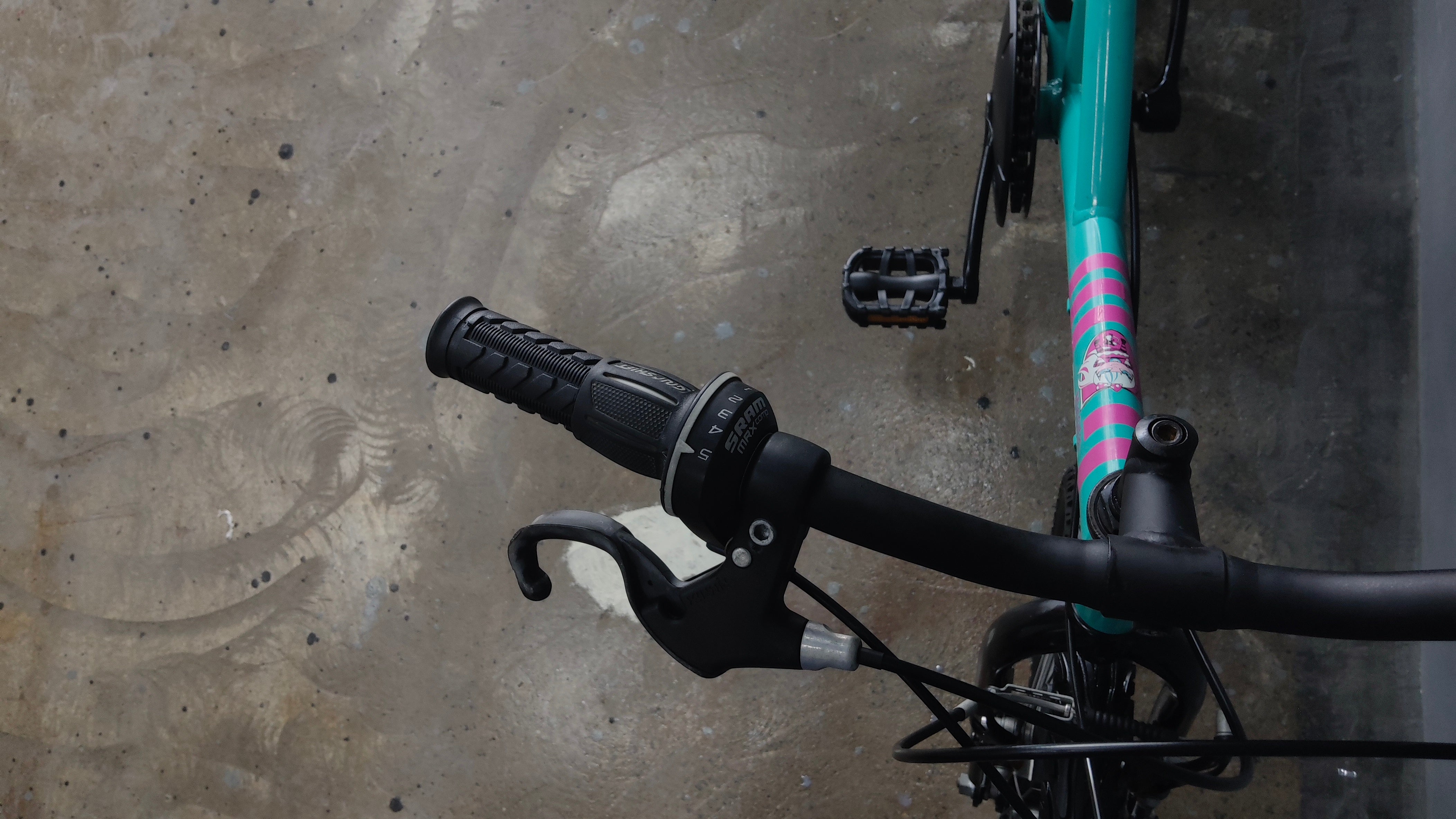 B'twin Mistigirl 320 Kids Bike
