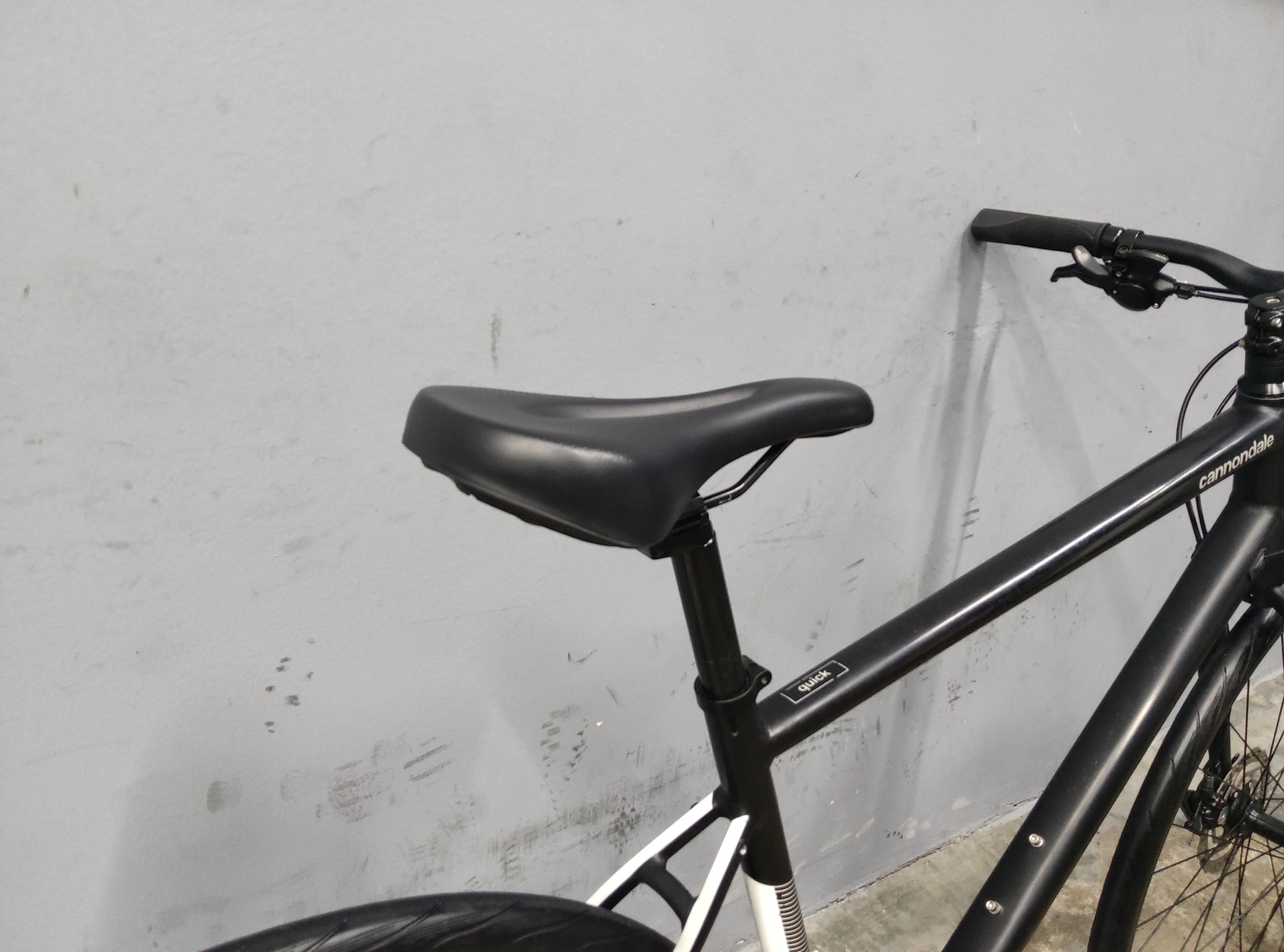 Cannondale Quick Five Hybrid Bike