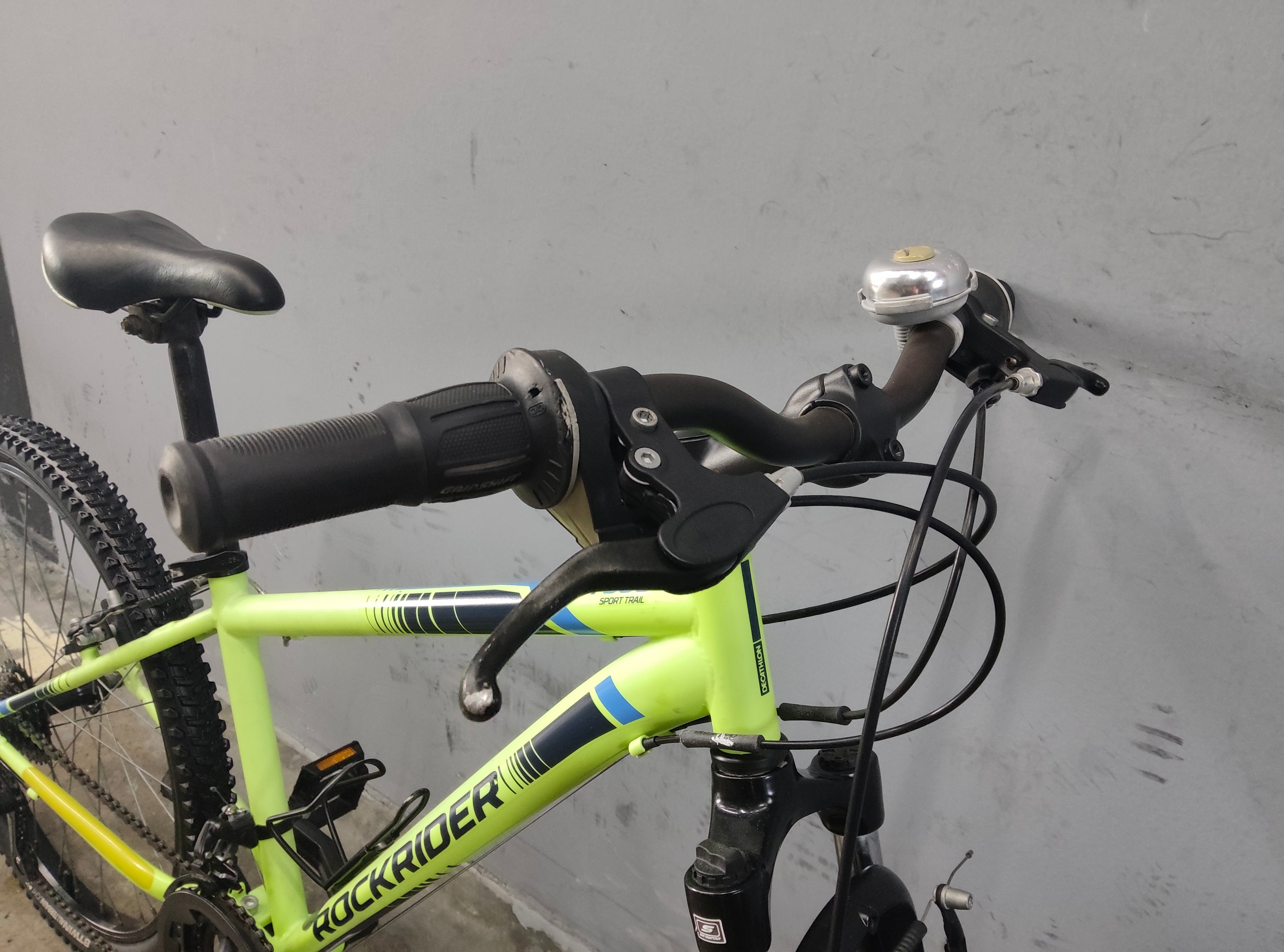 B'twin Rockrider ST500 Kids Bike