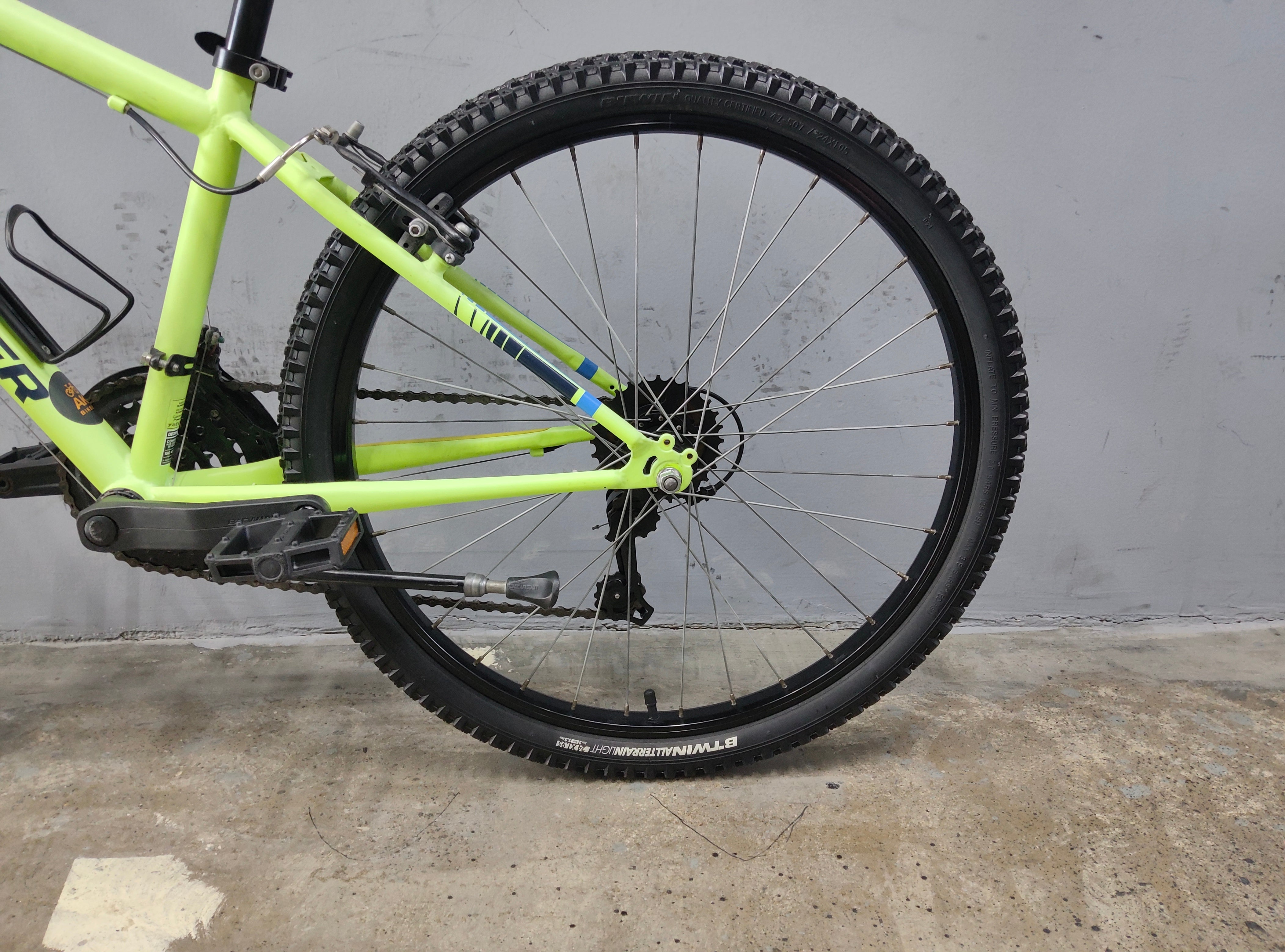 B'twin Rockrider ST500 Kids Bike