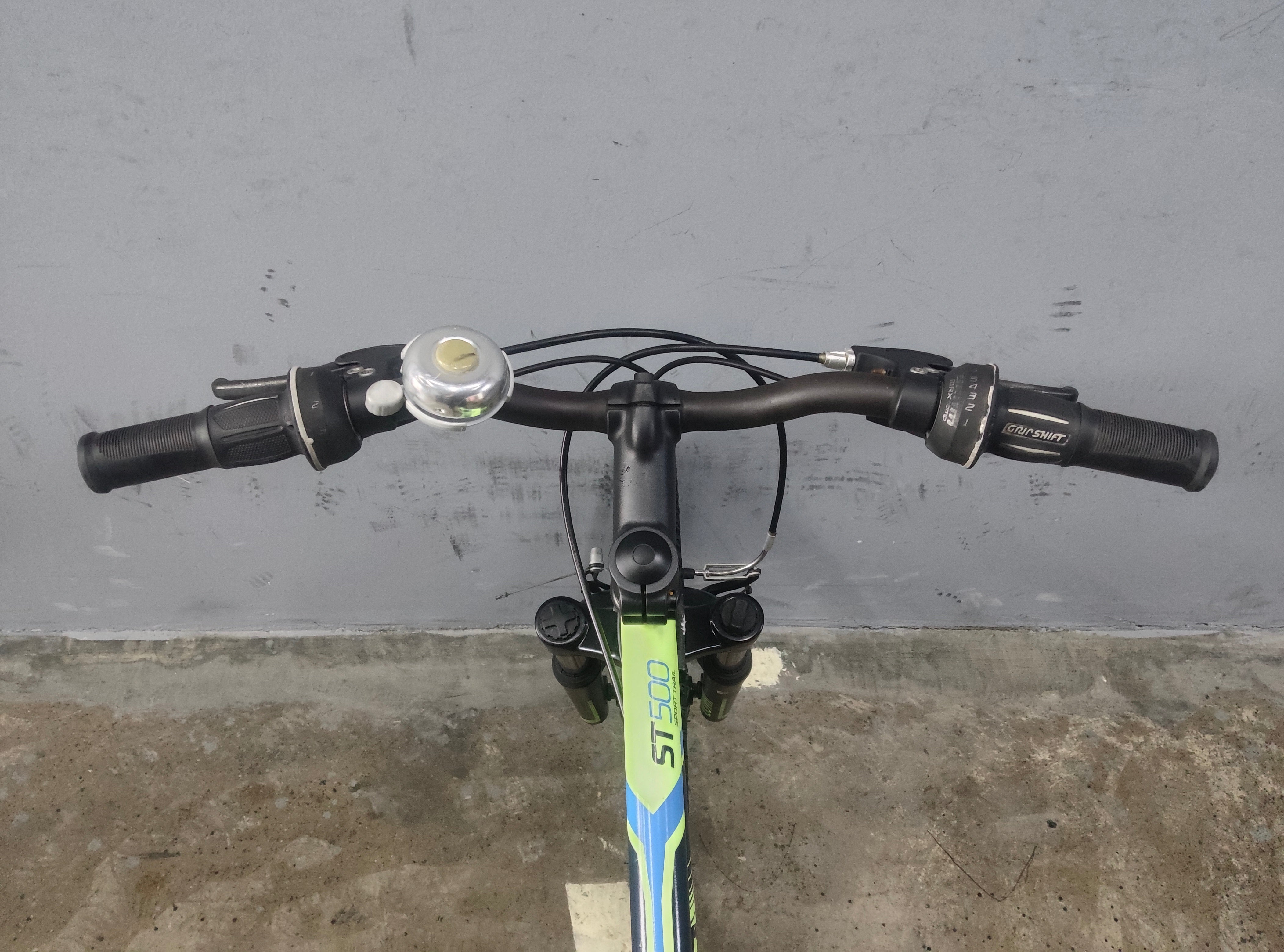 B'twin Rockrider ST500 Kids Bike