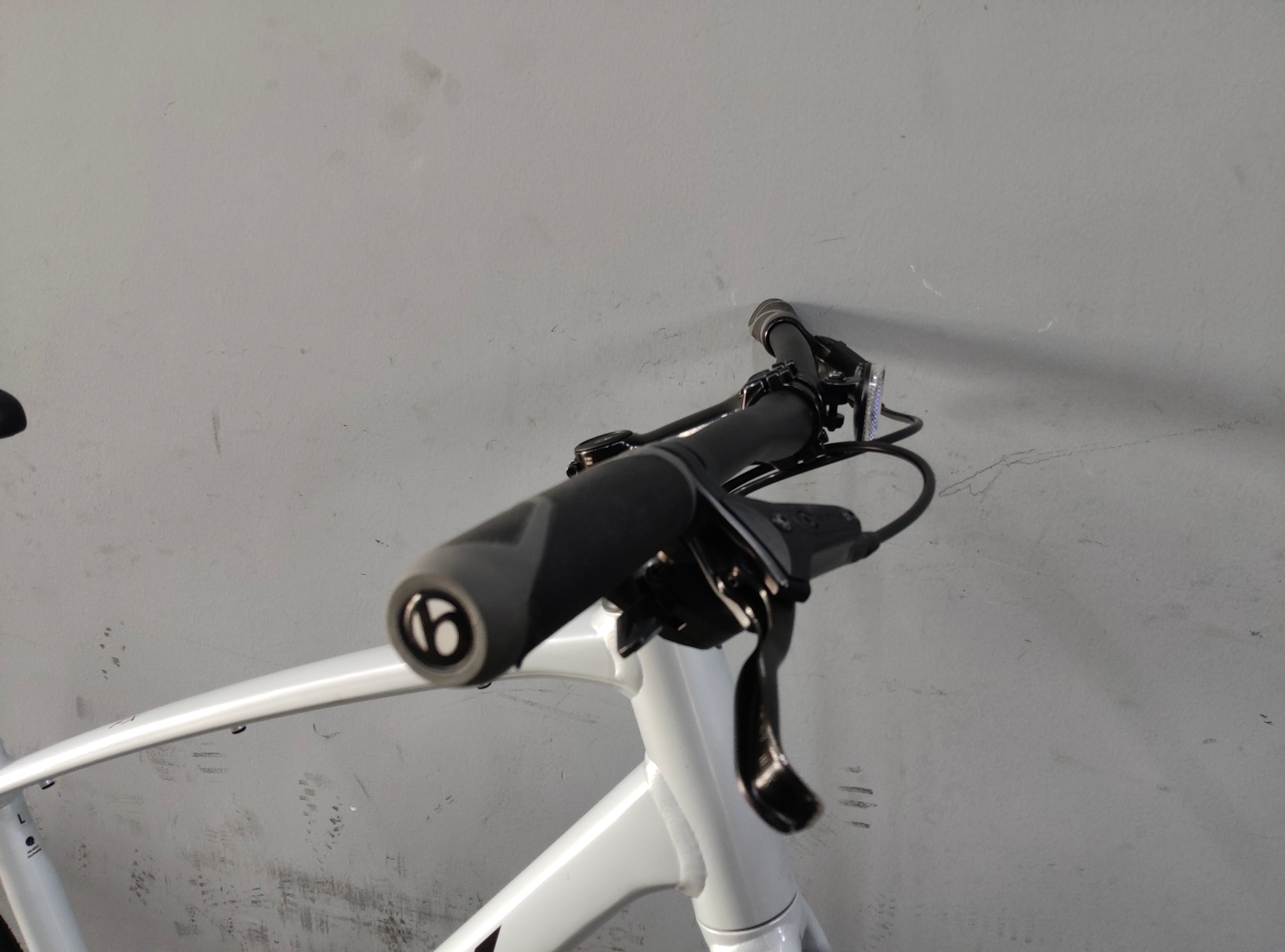 Trek FX 2 Hybrid Bike