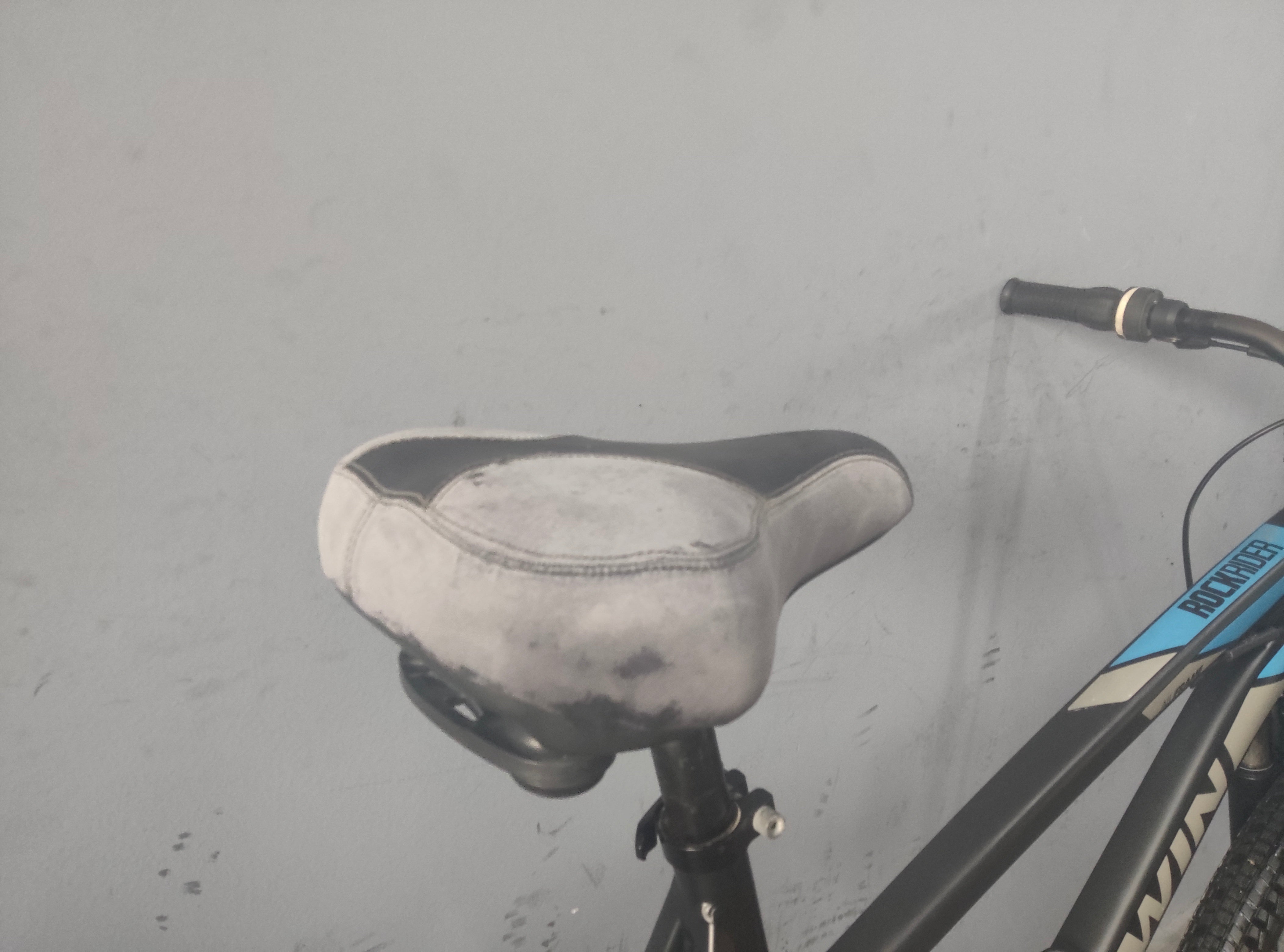 B'twin Rockrider 340 Mountain Bike